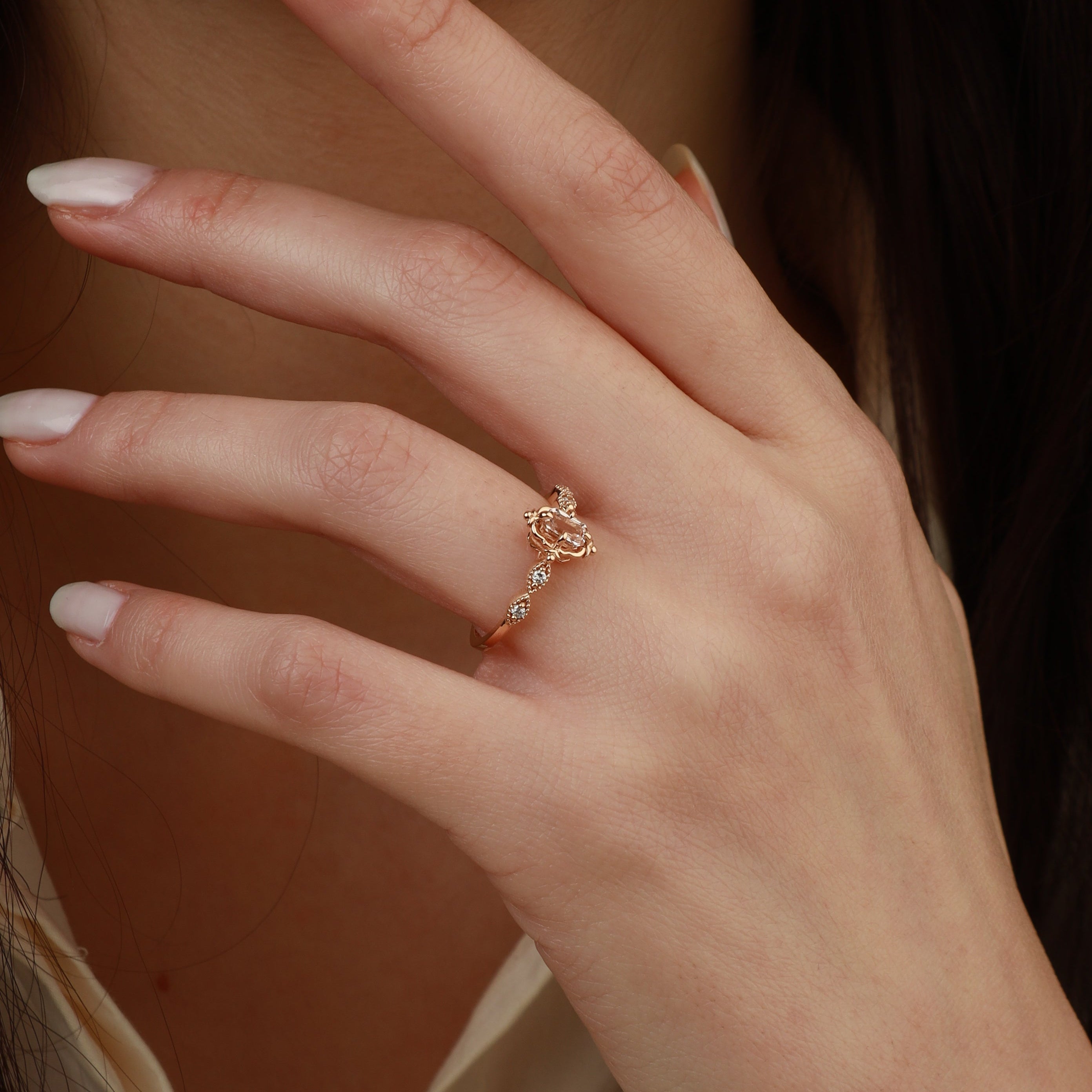 Art Deco Morganit Verlobungsring mit Diamant