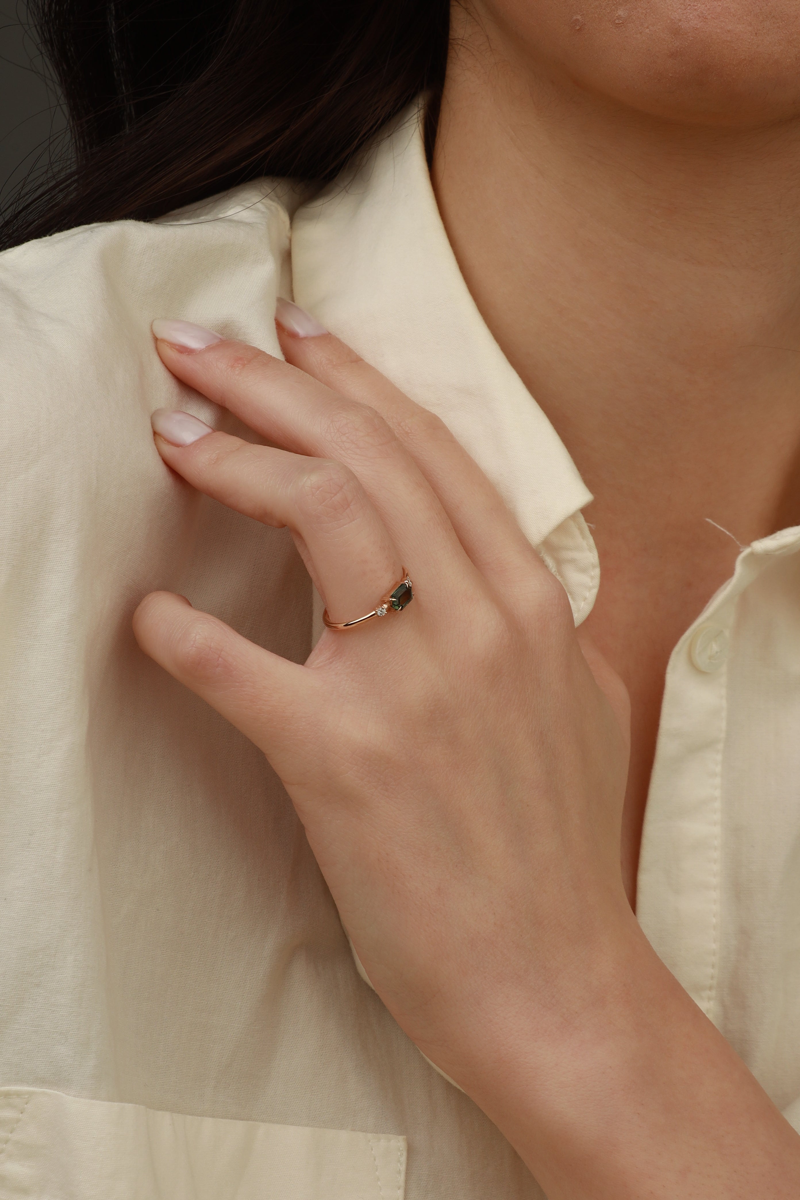 Horizontal Hexagon Green Sapphire Engagement Ring with Diamond Orizzo fine jewelry