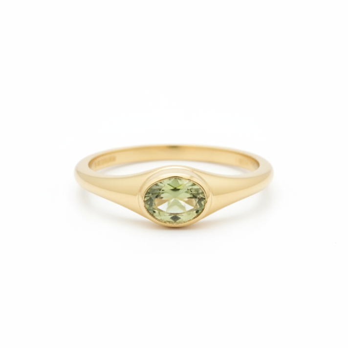 Green Sapphire Signet Ring - Alternative Engagement Ring - Orizzo fine