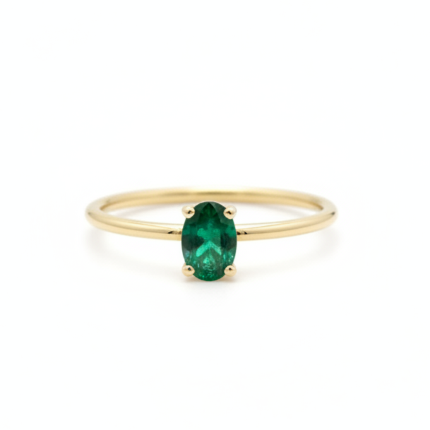 Solitaire Oval Emerald Ring in 14K Gold