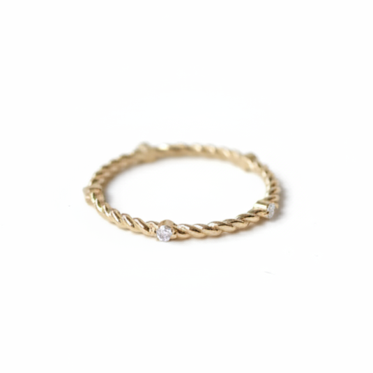 14 Karat Gold Verdrehter Ehering mit Diamanten