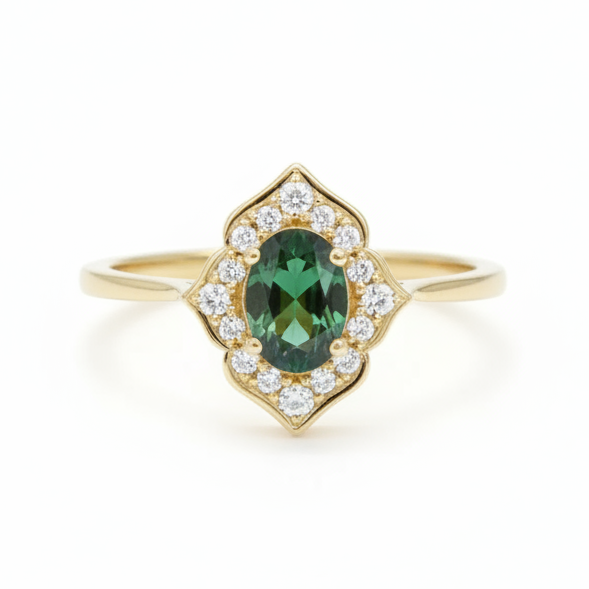 Vintage inspirovaný prsten se zeleným safírem a diamanty ze 14karátového zlato