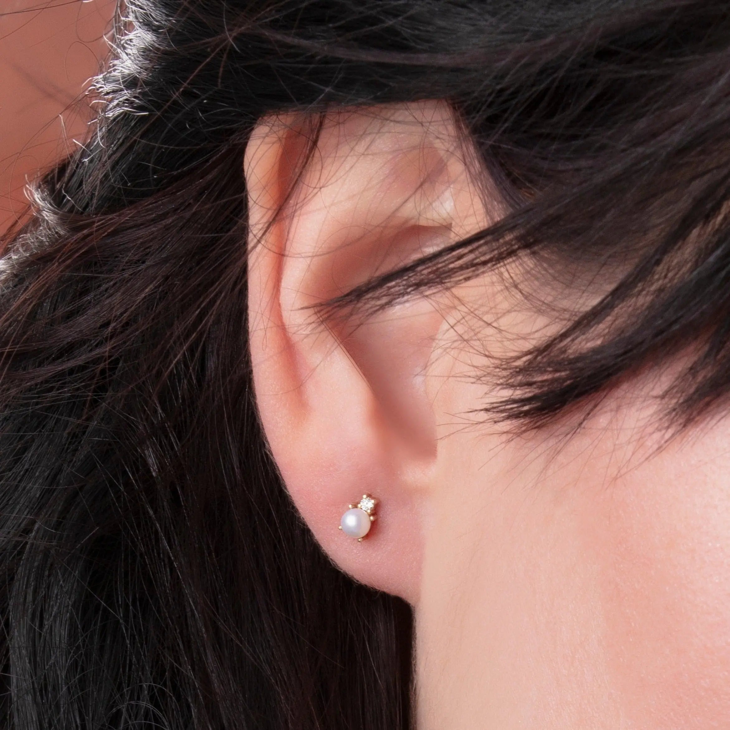 Dainty Pearl Earrings With Diamond Orizzo fine jewelry