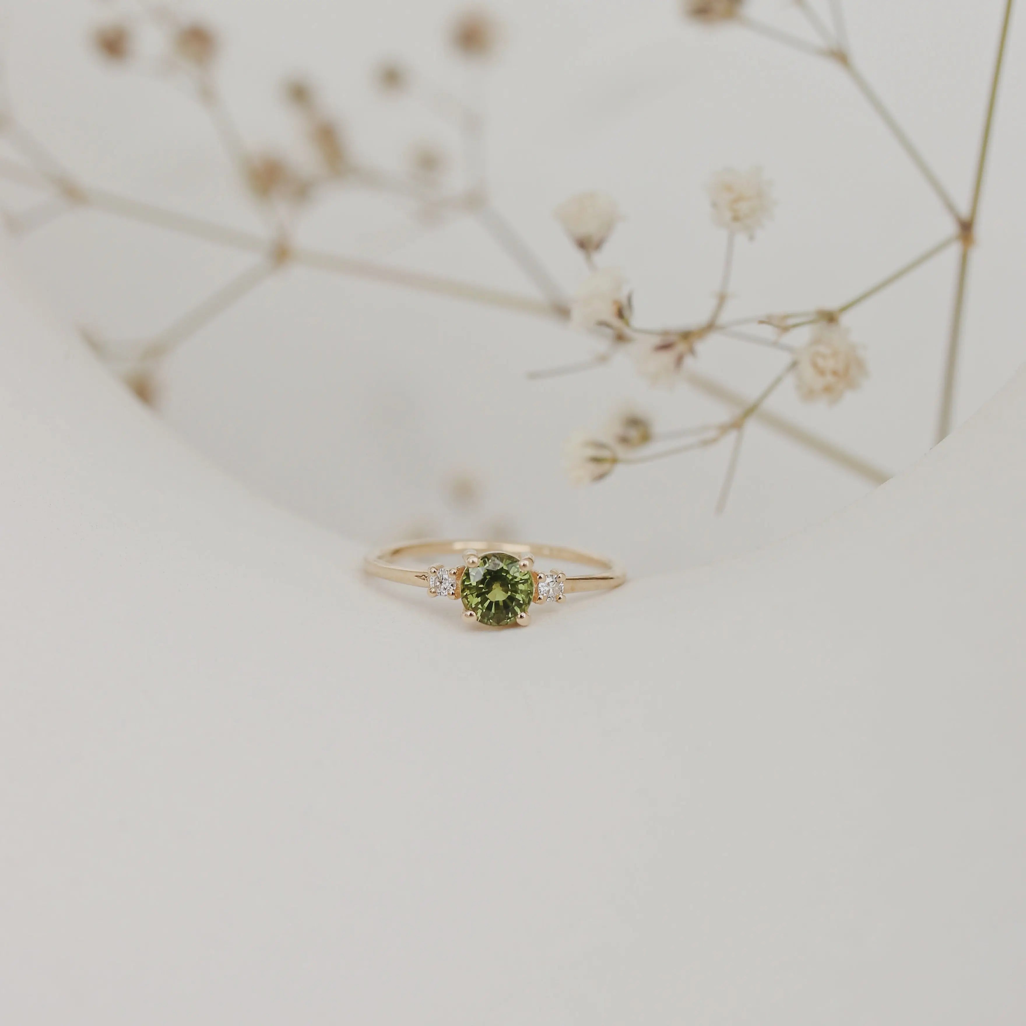 Green Sapphire Engagement Ring With Diamond Orizzo fine jewelry