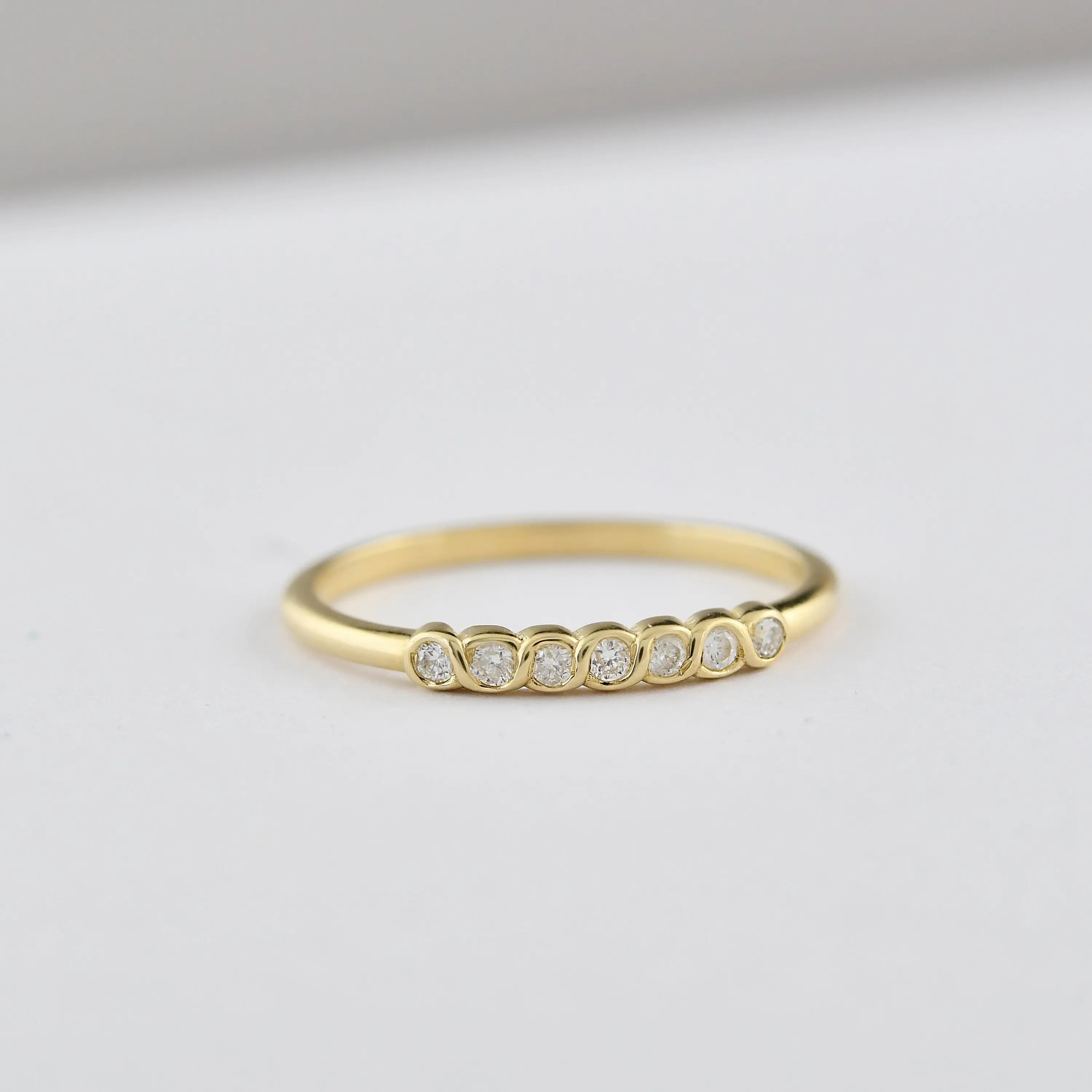 Twisted Bezel Diamond Eternity Ring Orizzo fine jewelry