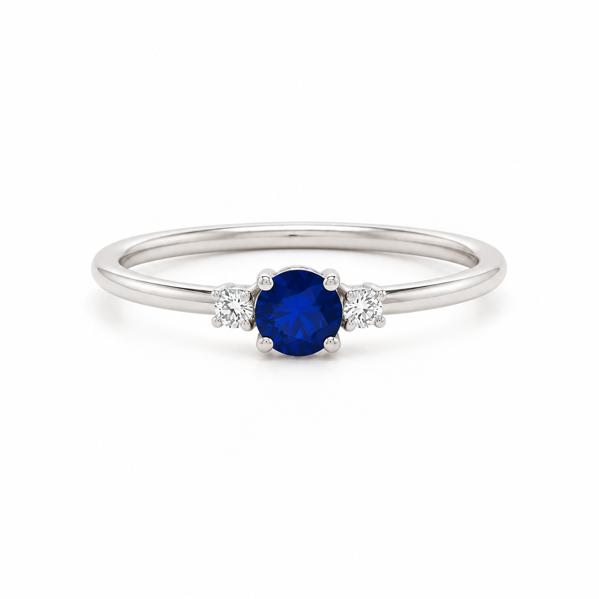 Prsten Trinity 4 mm s modrým safírem a diamanty