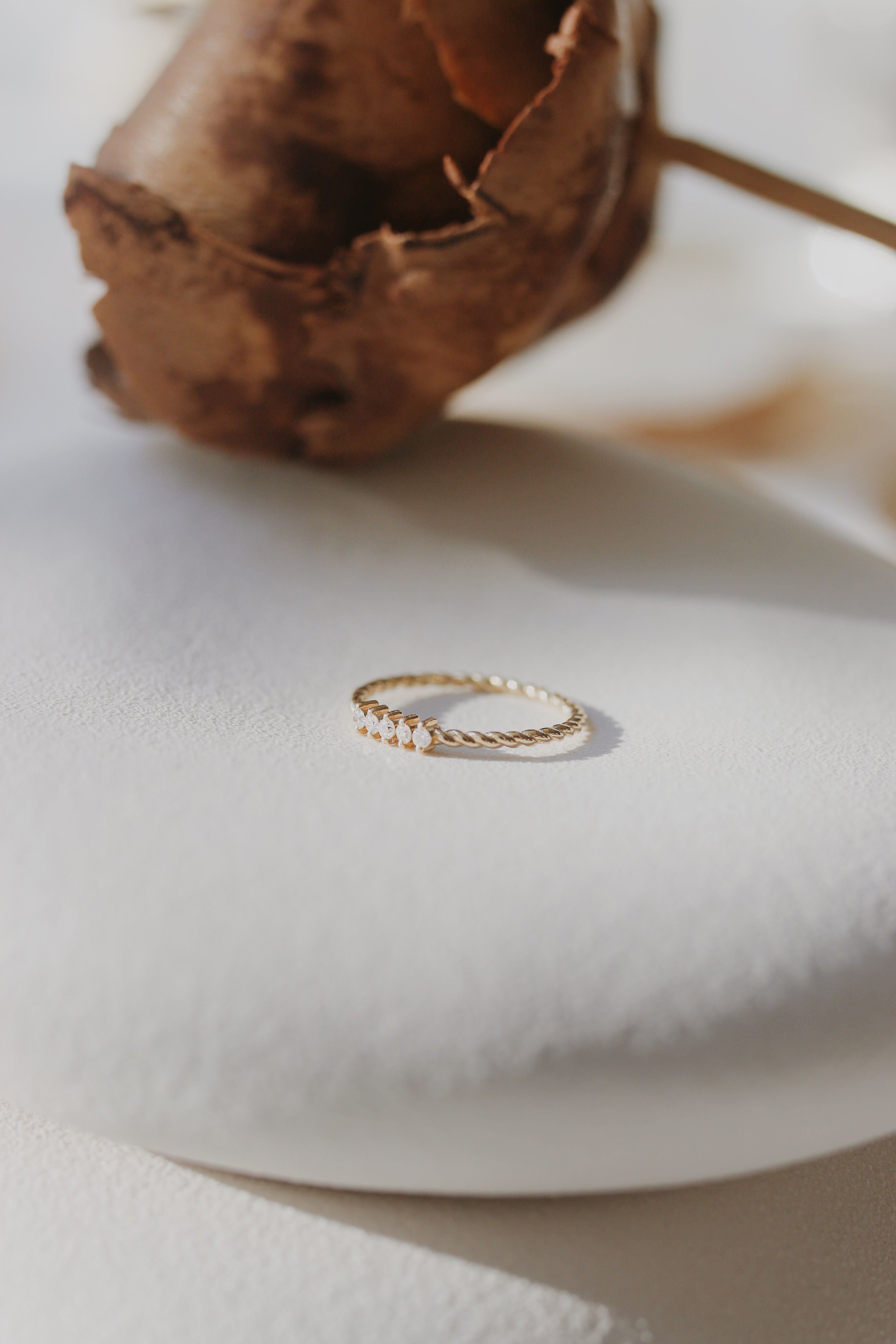 Twisted Band Diamond Ring Orizzo fine jewelry