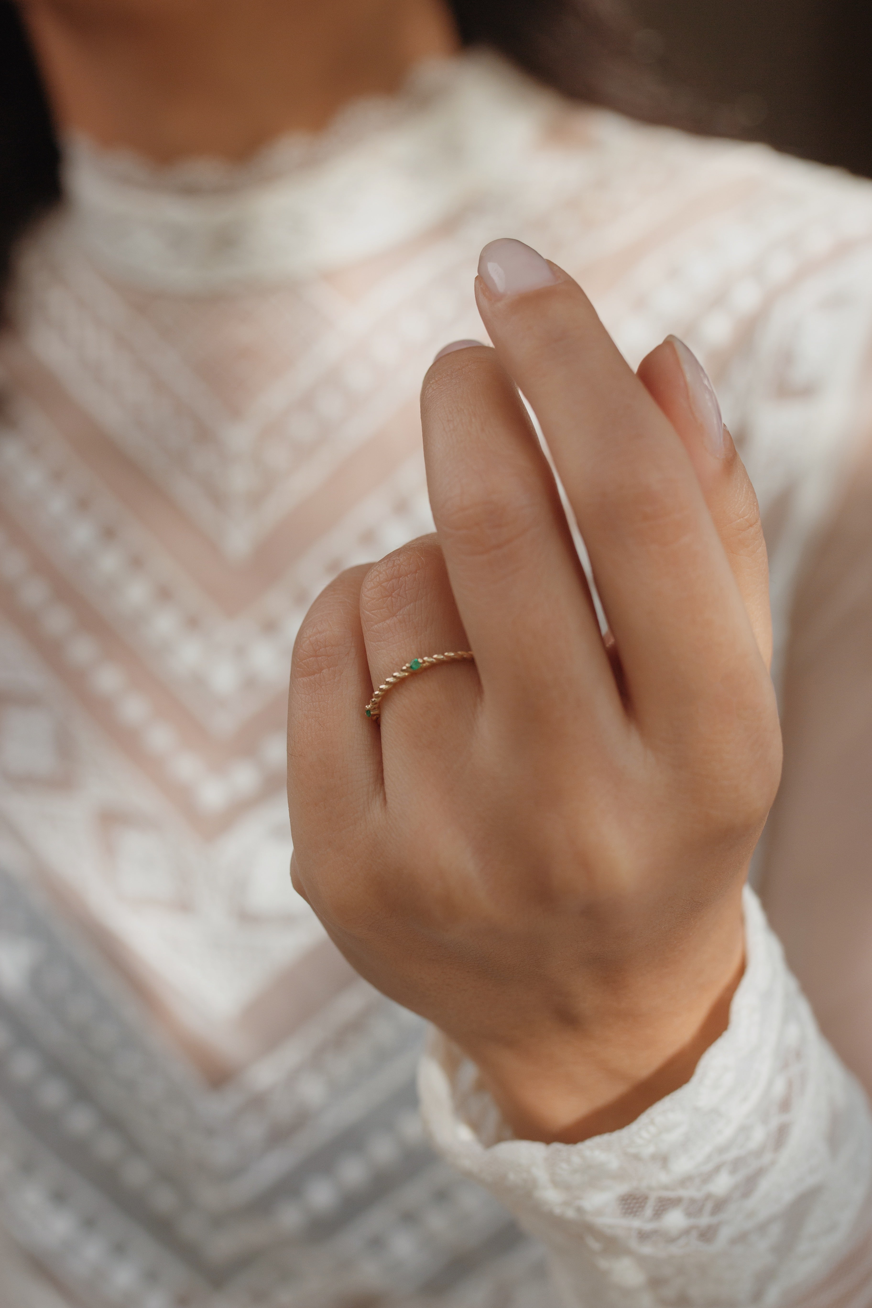 Twisted Wedding Band With Emerald Orizzo fine jewelry