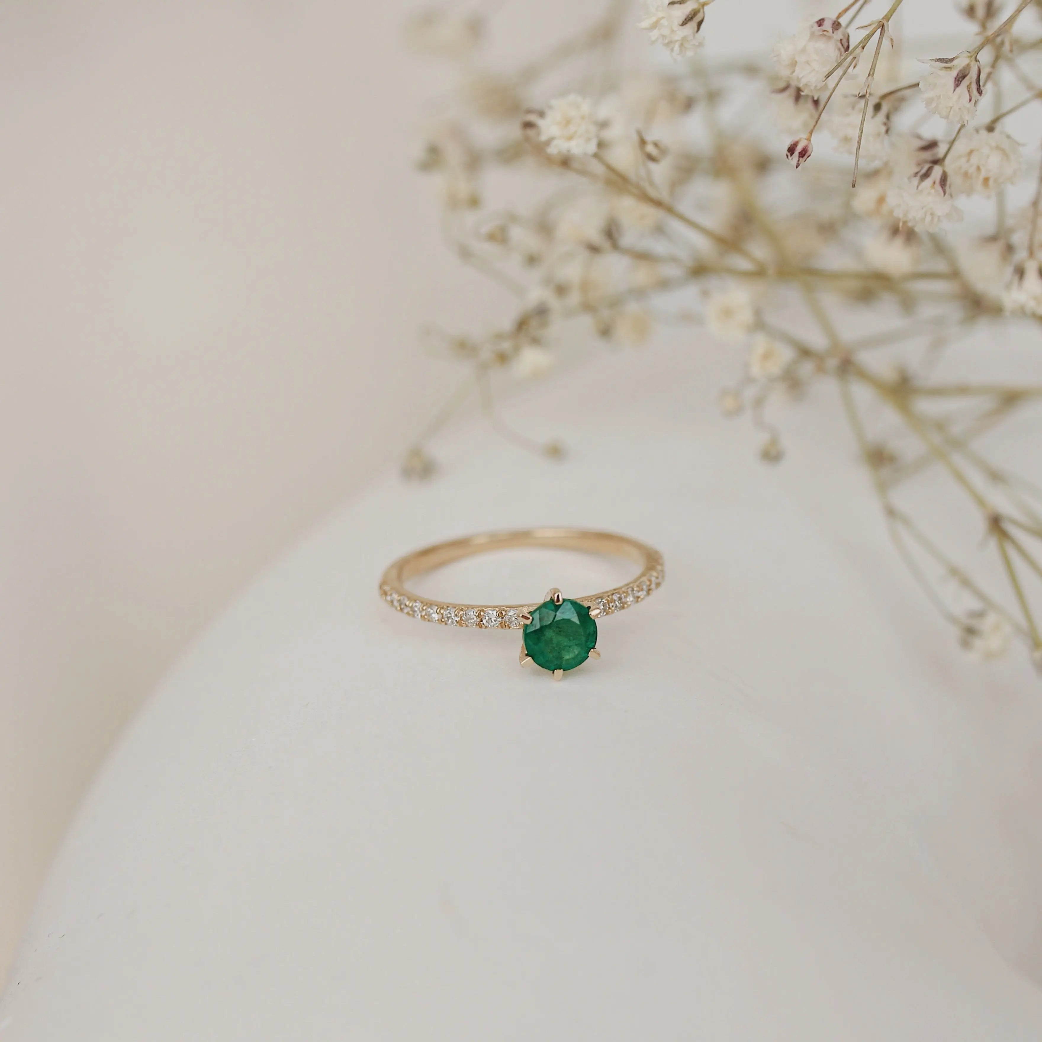 Emerald Halo Engagement Ring With Diamond Orizzo fine jewelry