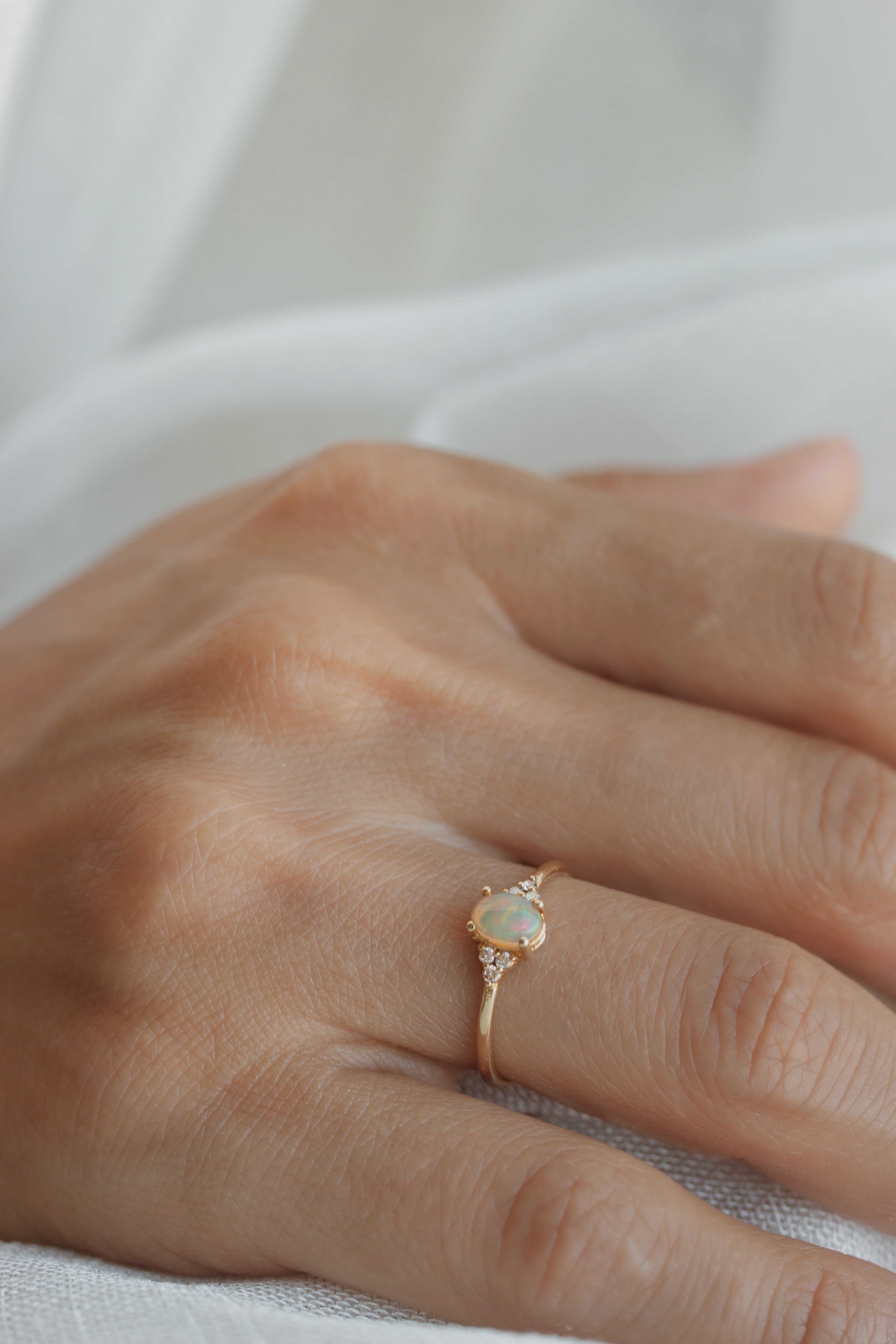 Opal Engagement Ring With Diamond - Art Deco Style Orizzo fine jewelry