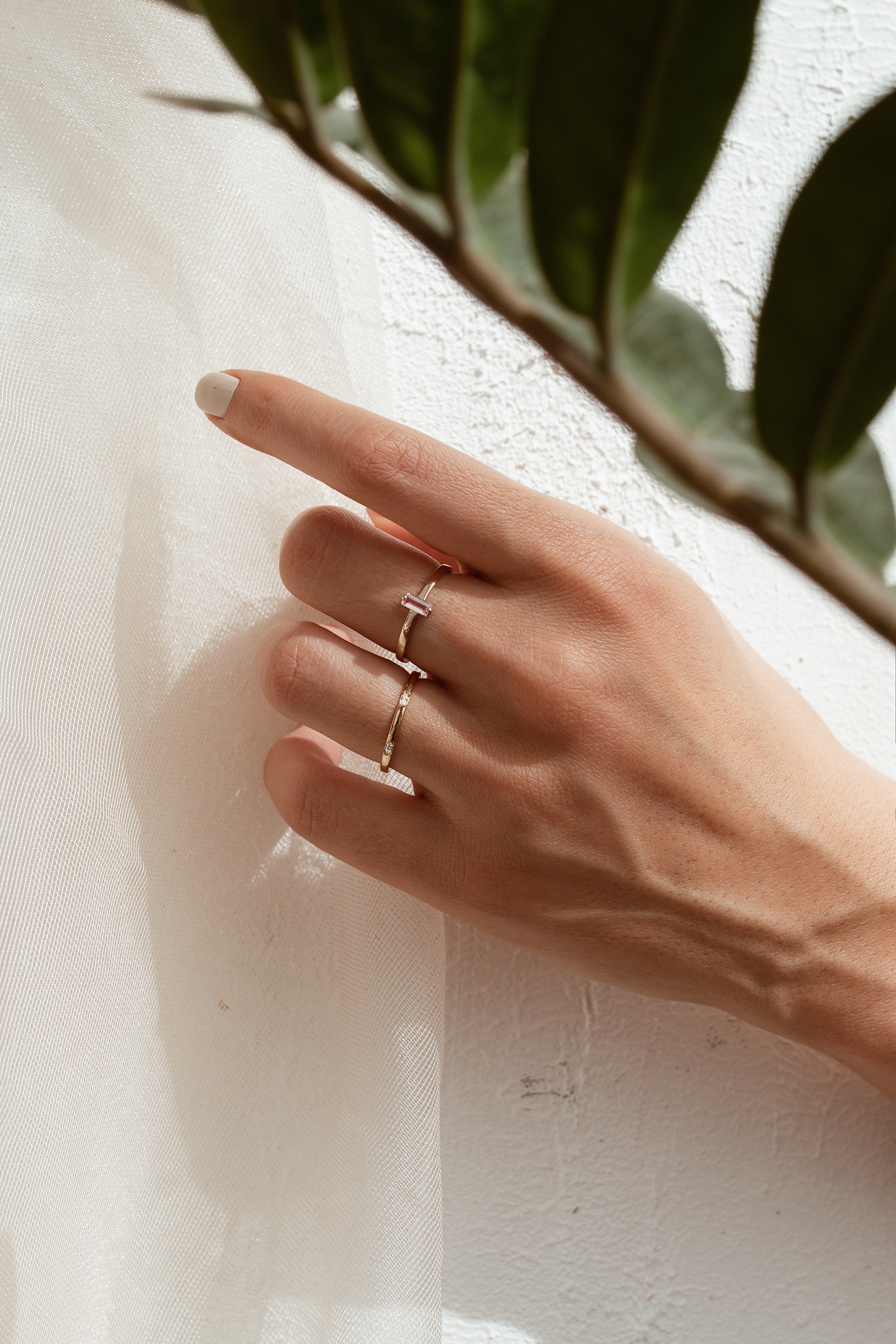 Solitaire Baguette Cut Pink Sapphire Ring Orizzo fine jewelry