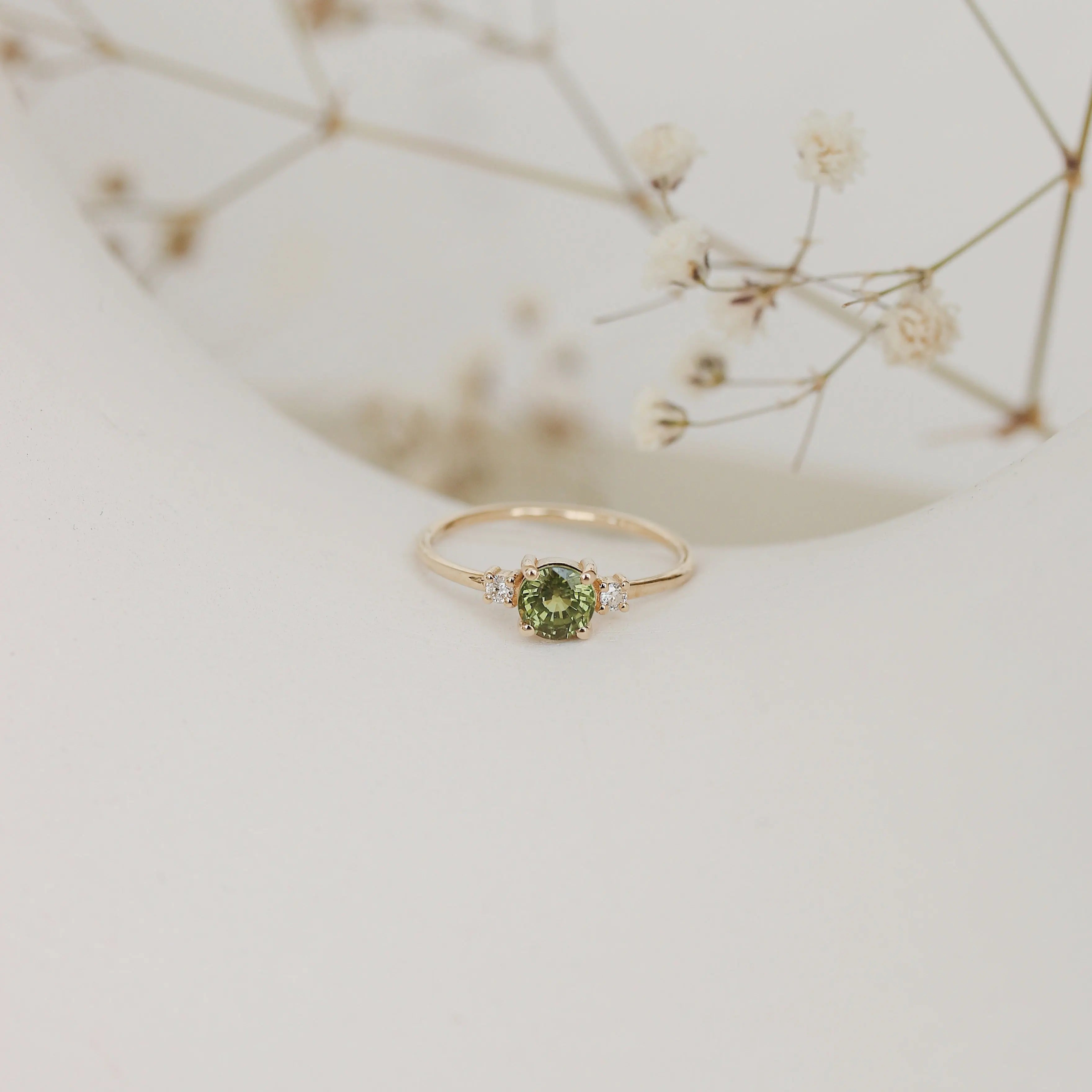 Green Sapphire Engagement Ring With Diamond Orizzo fine jewelry