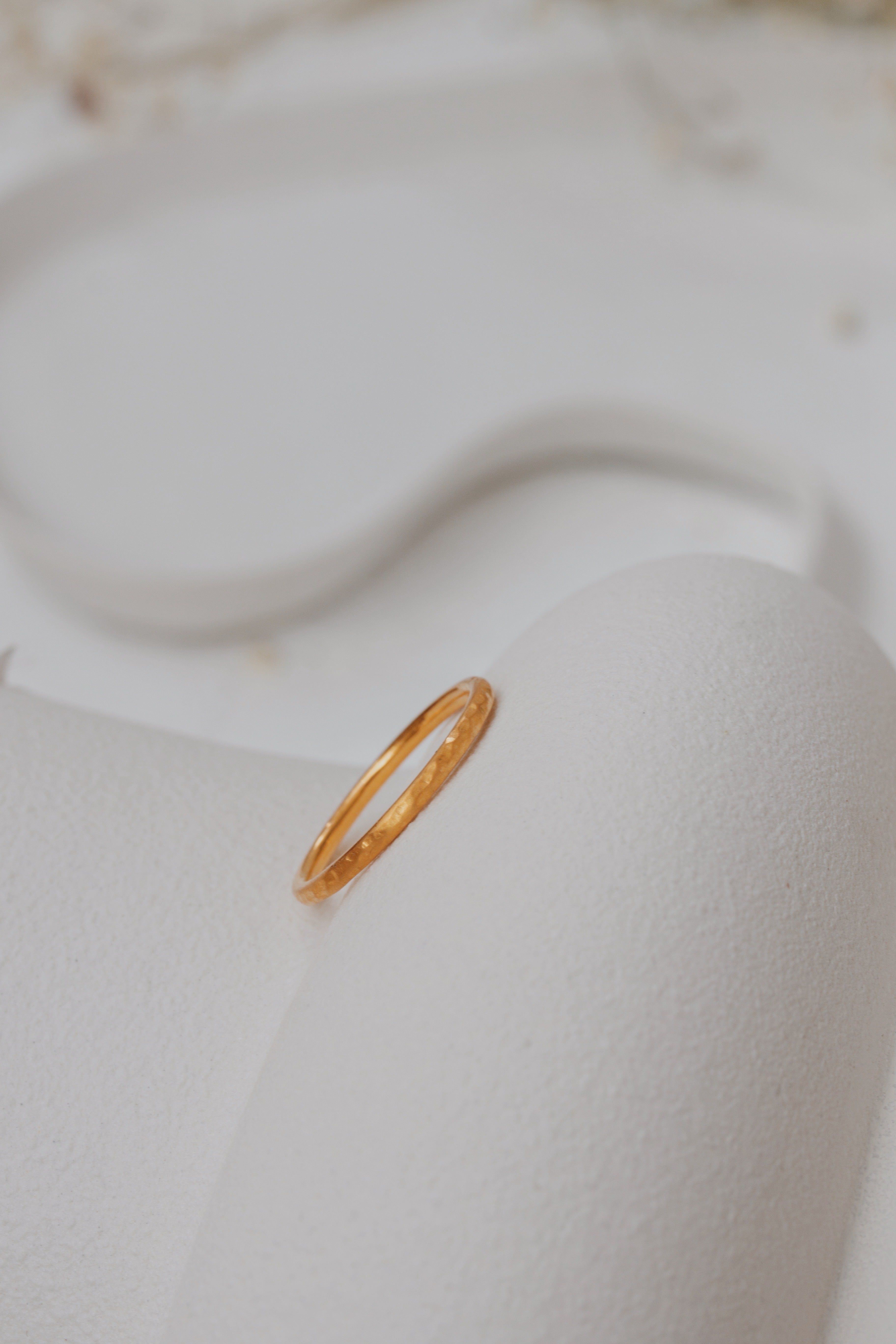 Hammered Gold Wedding Band in 14K Gold Orizzo fine jewelry