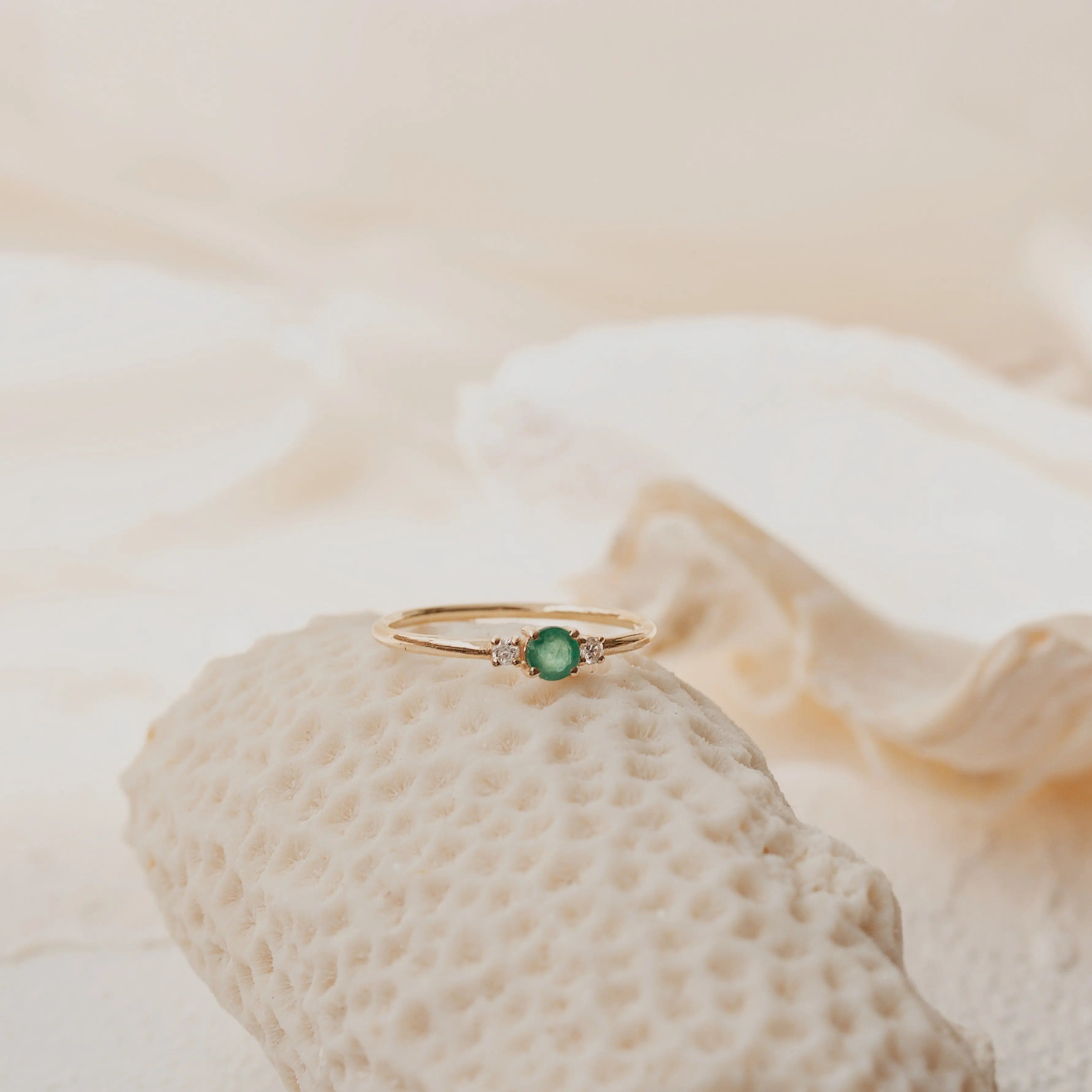 Emerald Engagement Ring With Diamond Orizzo fine jewelry