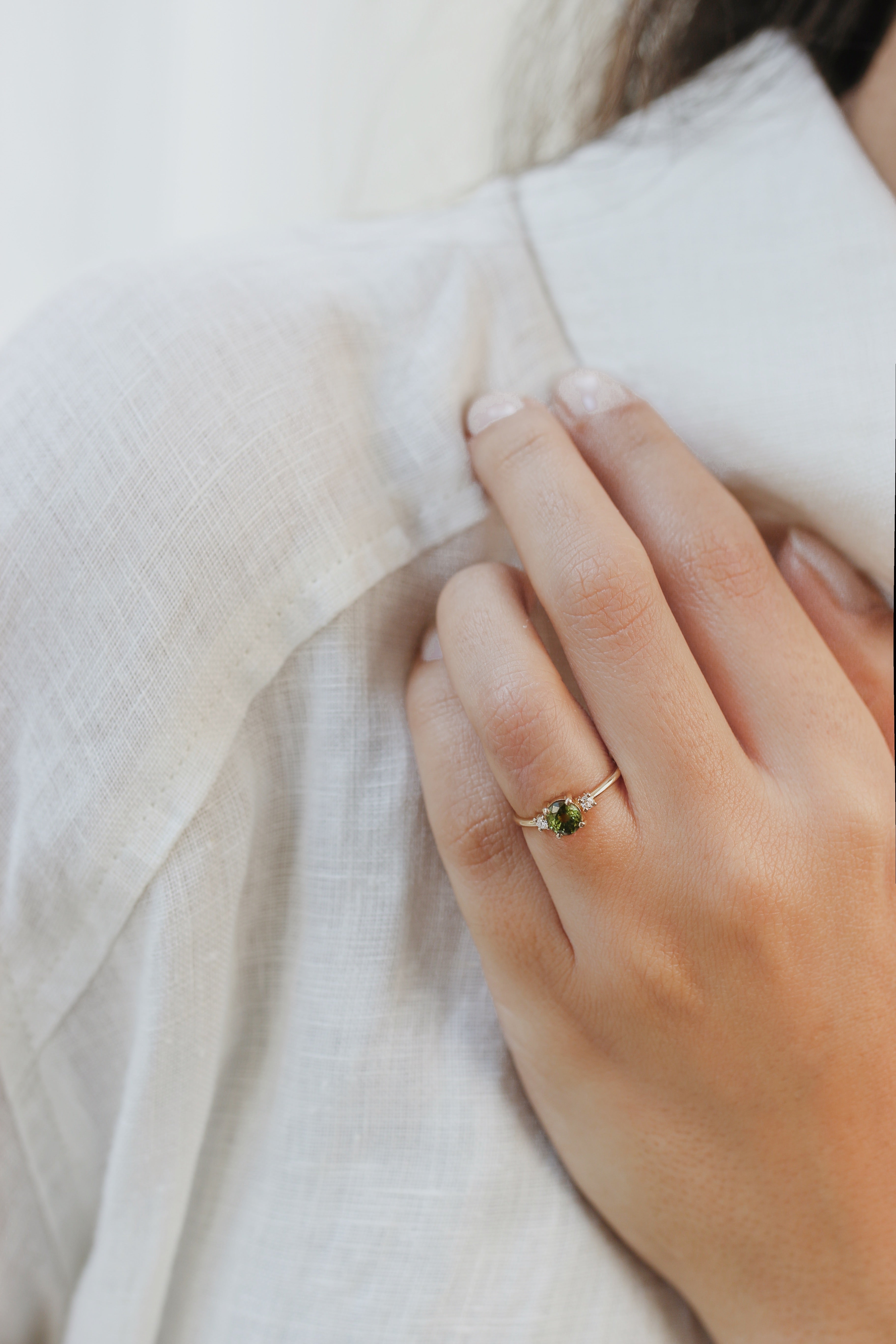 Green Sapphire Engagement Ring With Diamond Orizzo fine jewelry