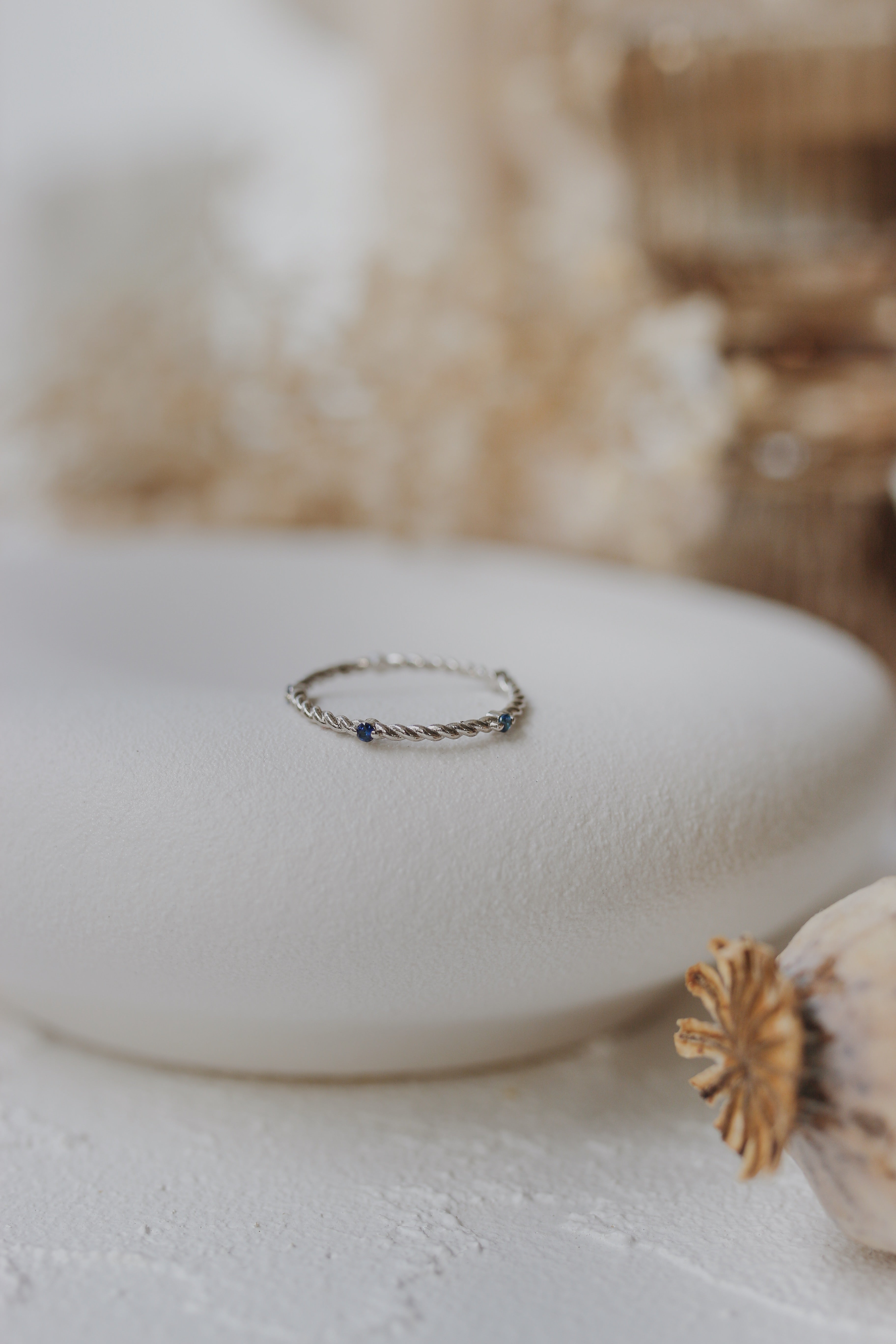 Twisted Wedding Band With Sapphire Orizzo fine jewelry