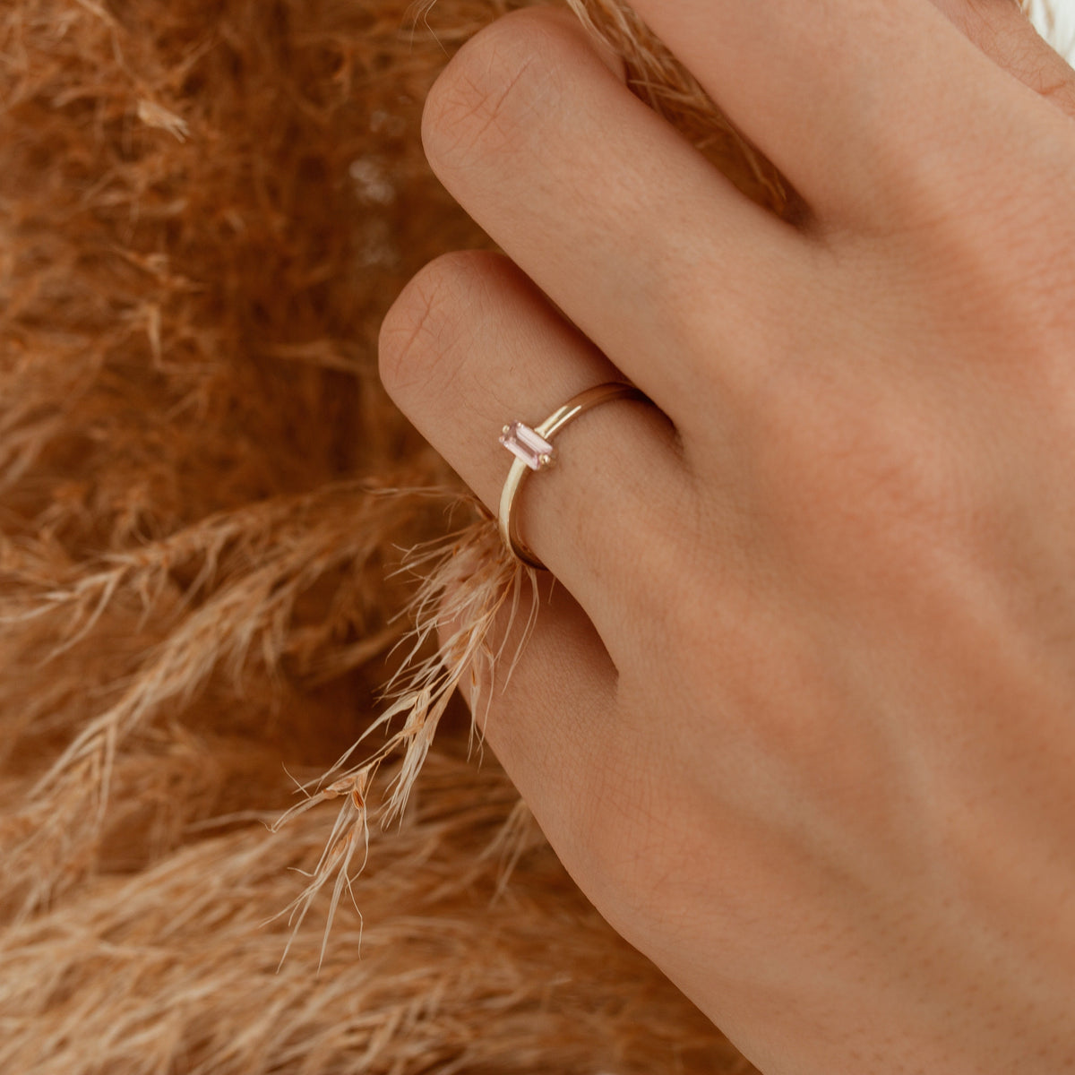 Solitaire Baguette Cut Pink Sapphire Ring Orizzo fine jewelry