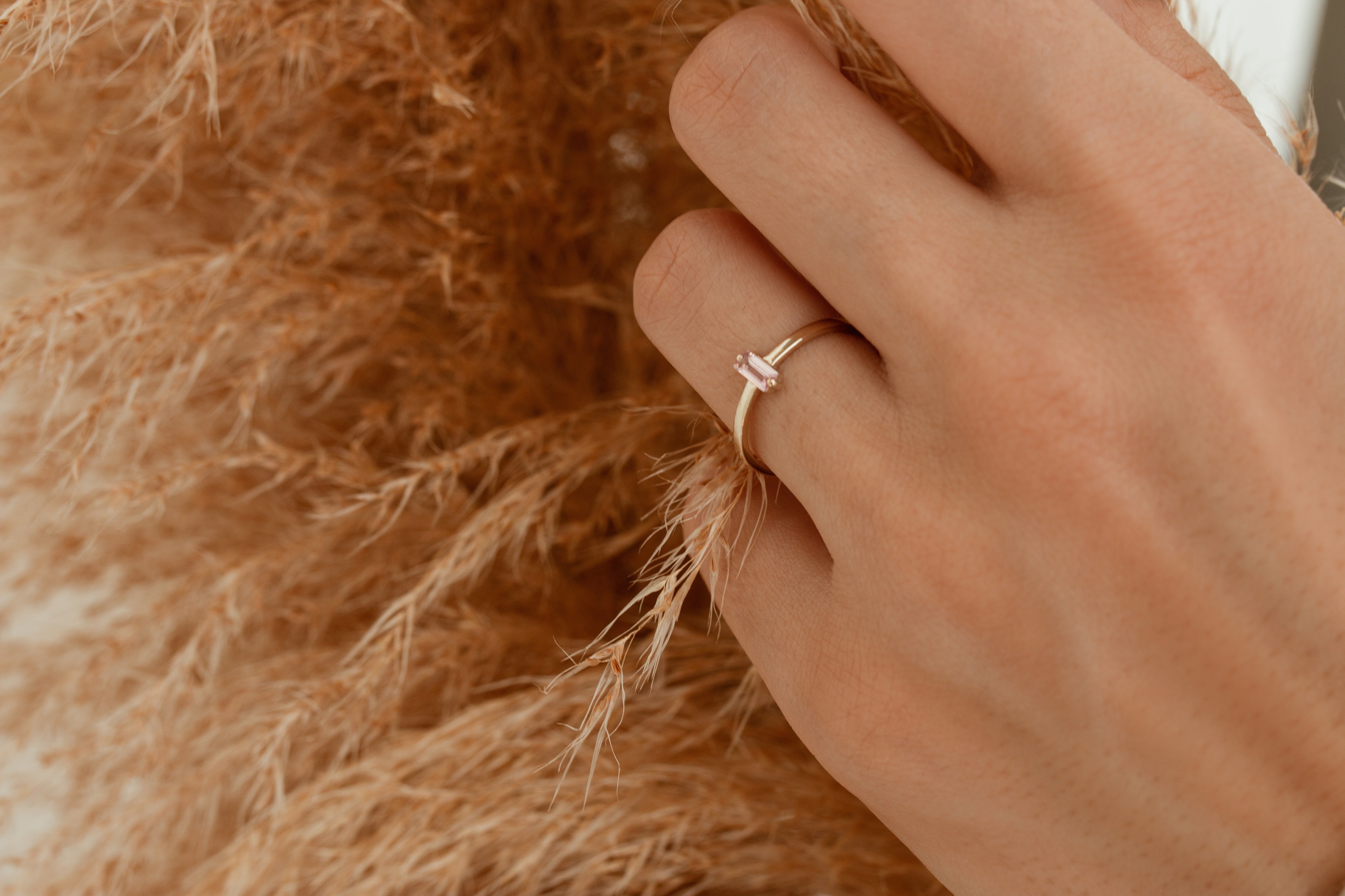 Solitaire Baguette Cut Pink Sapphire Ring Orizzo fine jewelry