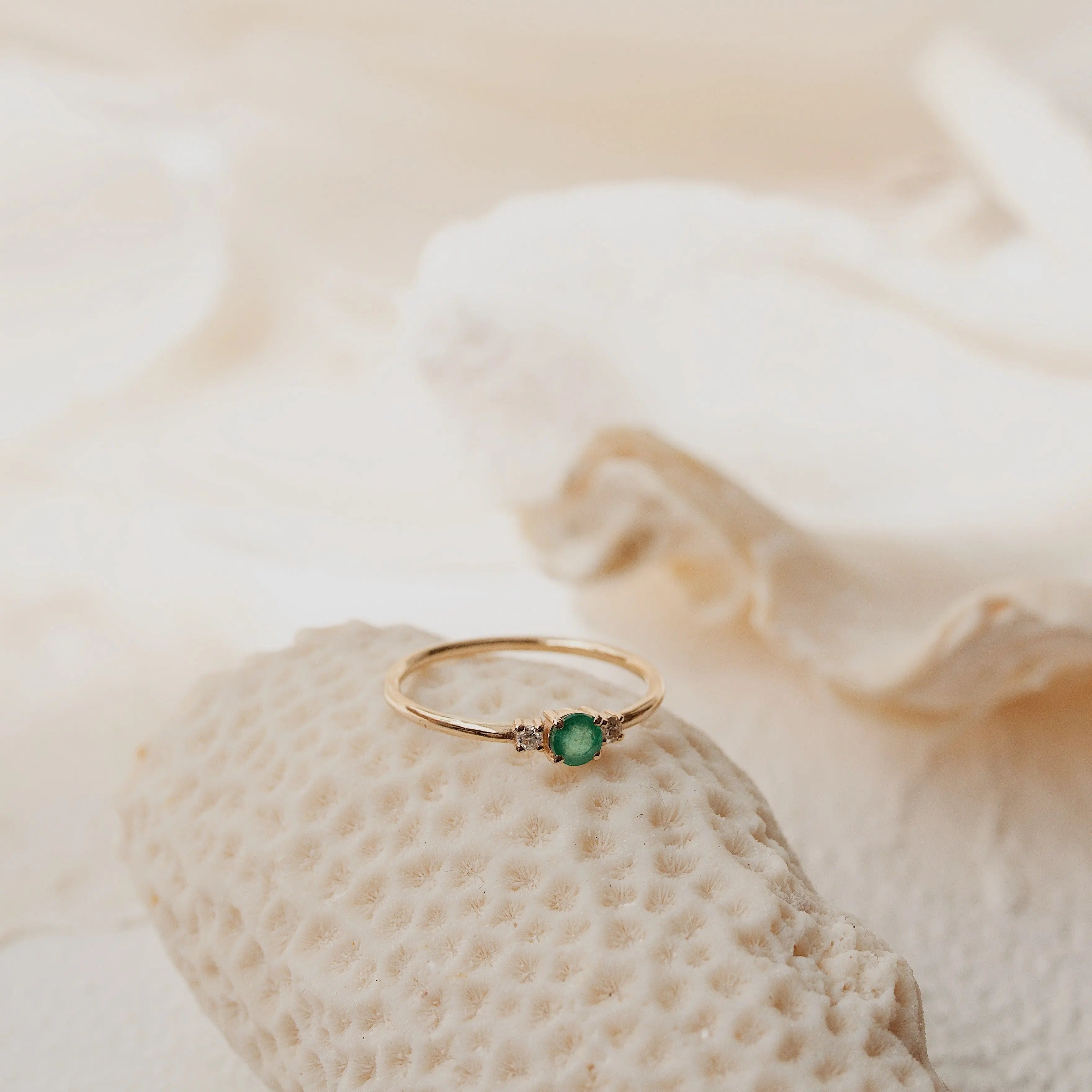 Emerald Engagement Ring With Diamond Orizzo fine jewelry