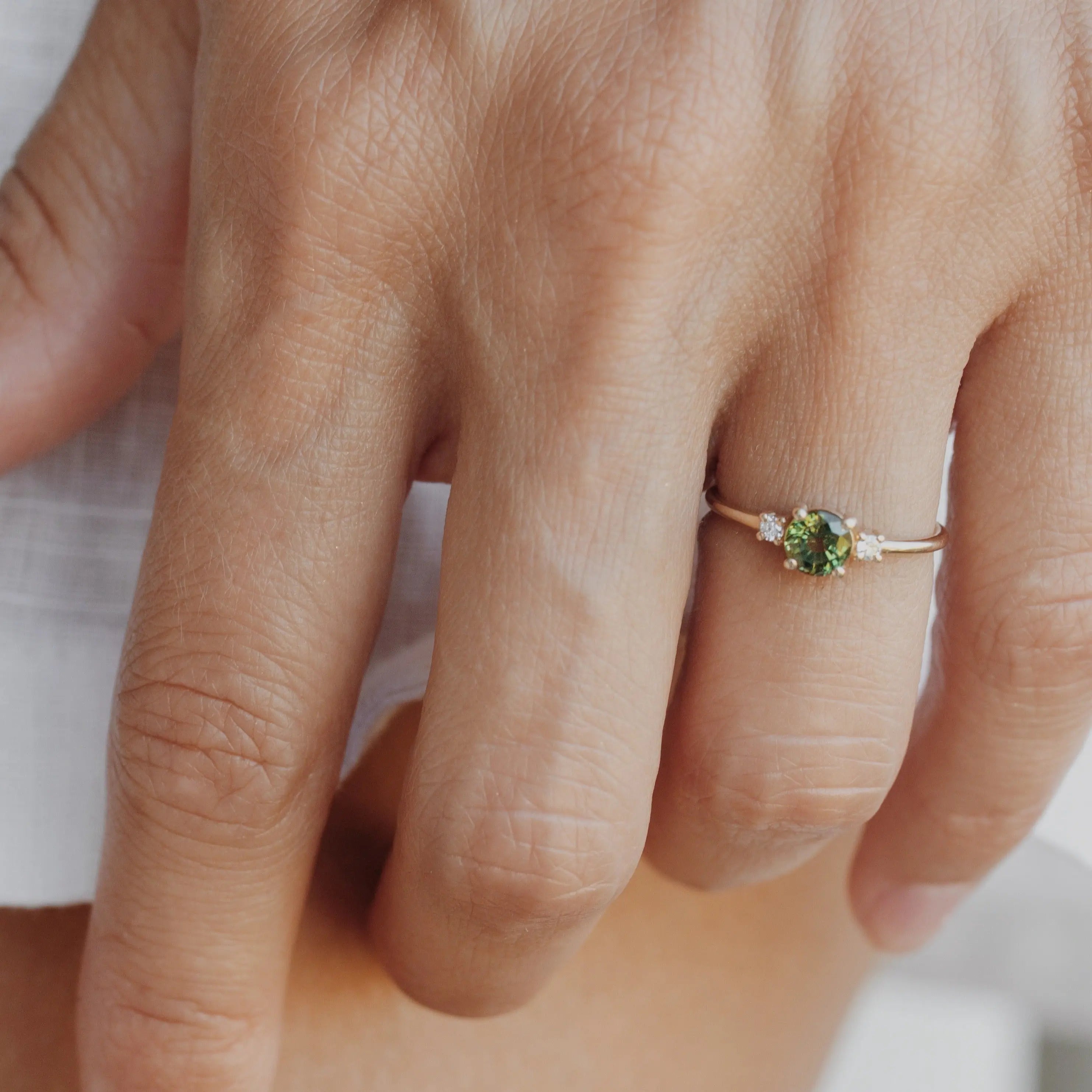 Green Sapphire Engagement Ring With Diamond Orizzo fine jewelry