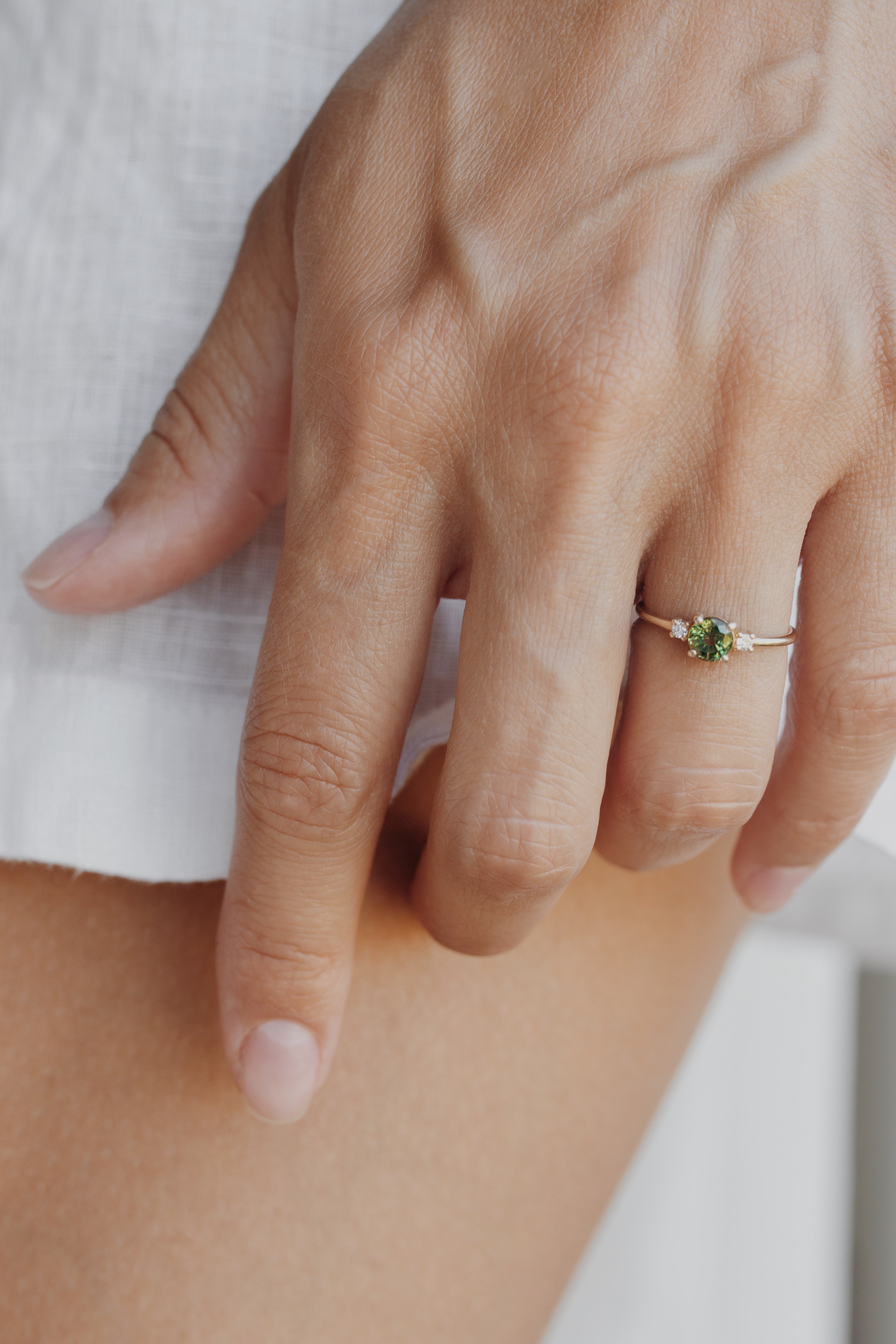 Green Sapphire Engagement Ring With Diamond Orizzo fine jewelry