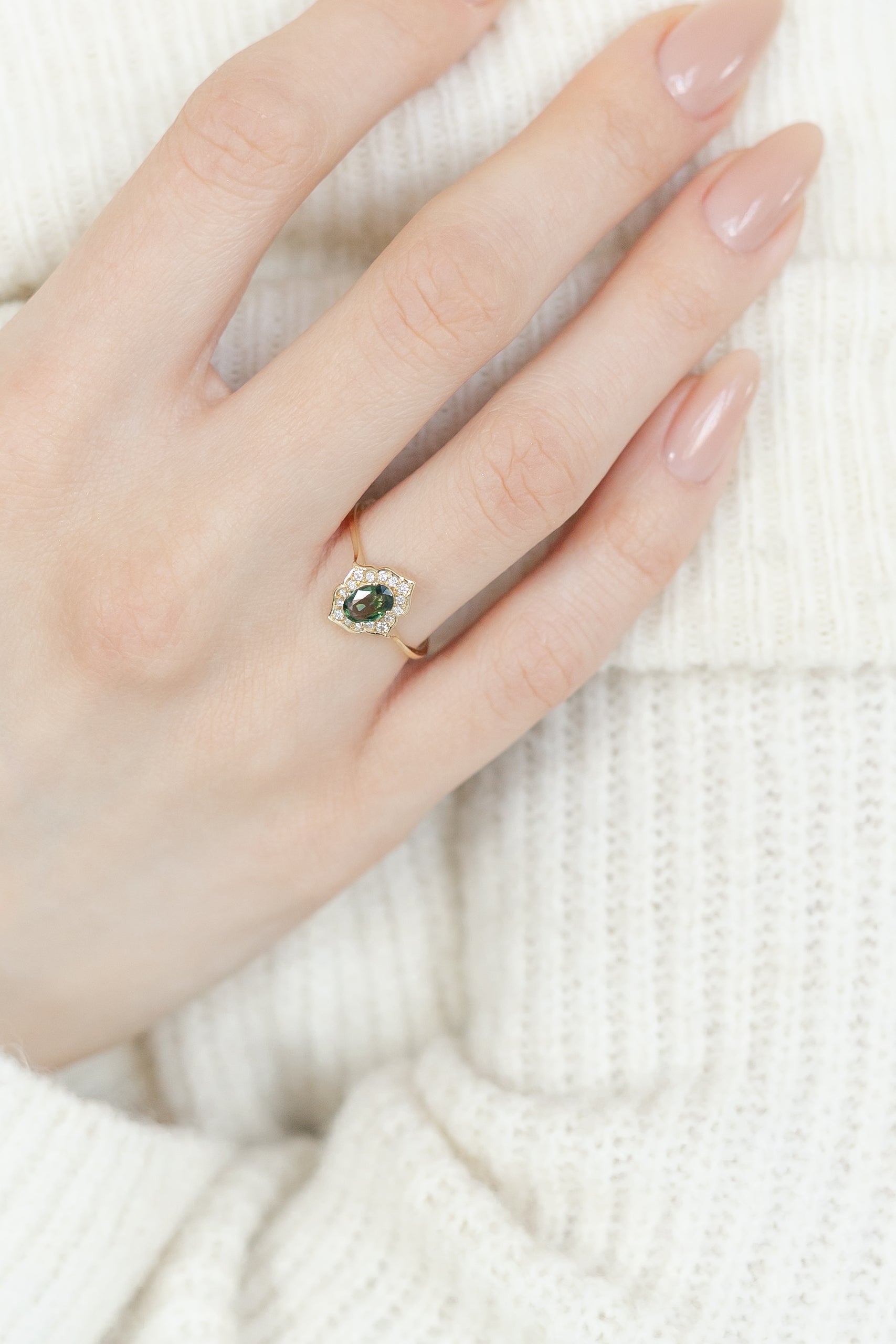 Vintage Inspired Green Sapphire Ring With Diamond