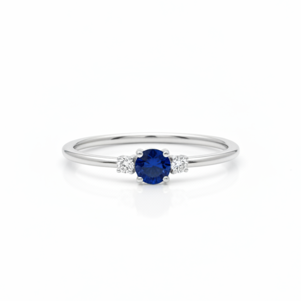 Zarter Blauer Saphir Ring mit Diamant