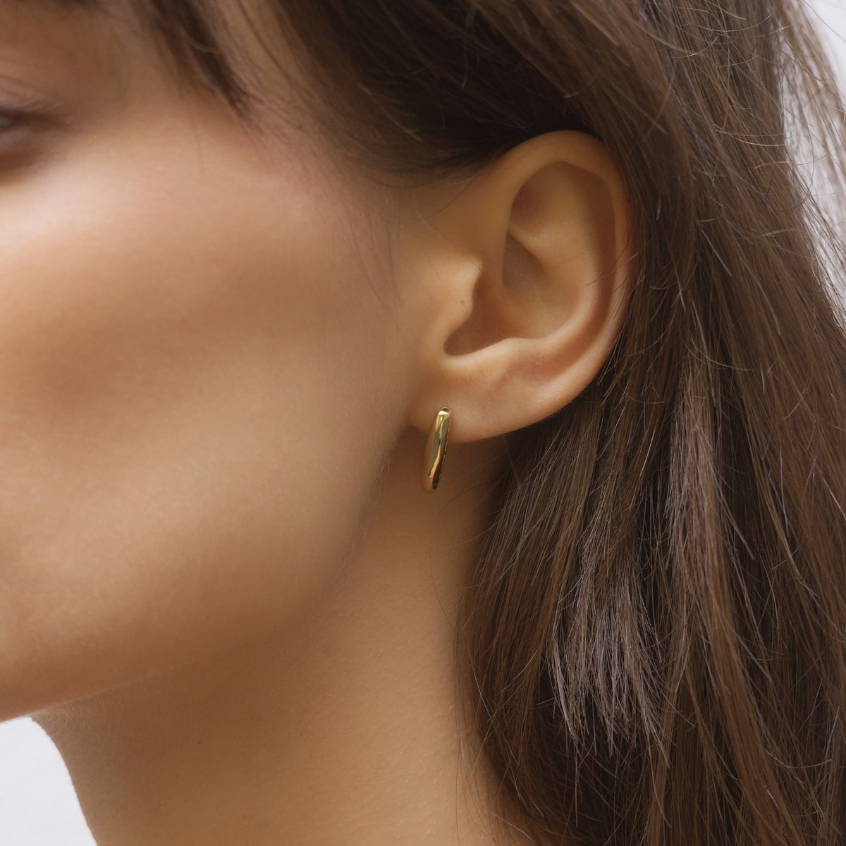 Curved Bar Stud Earrings