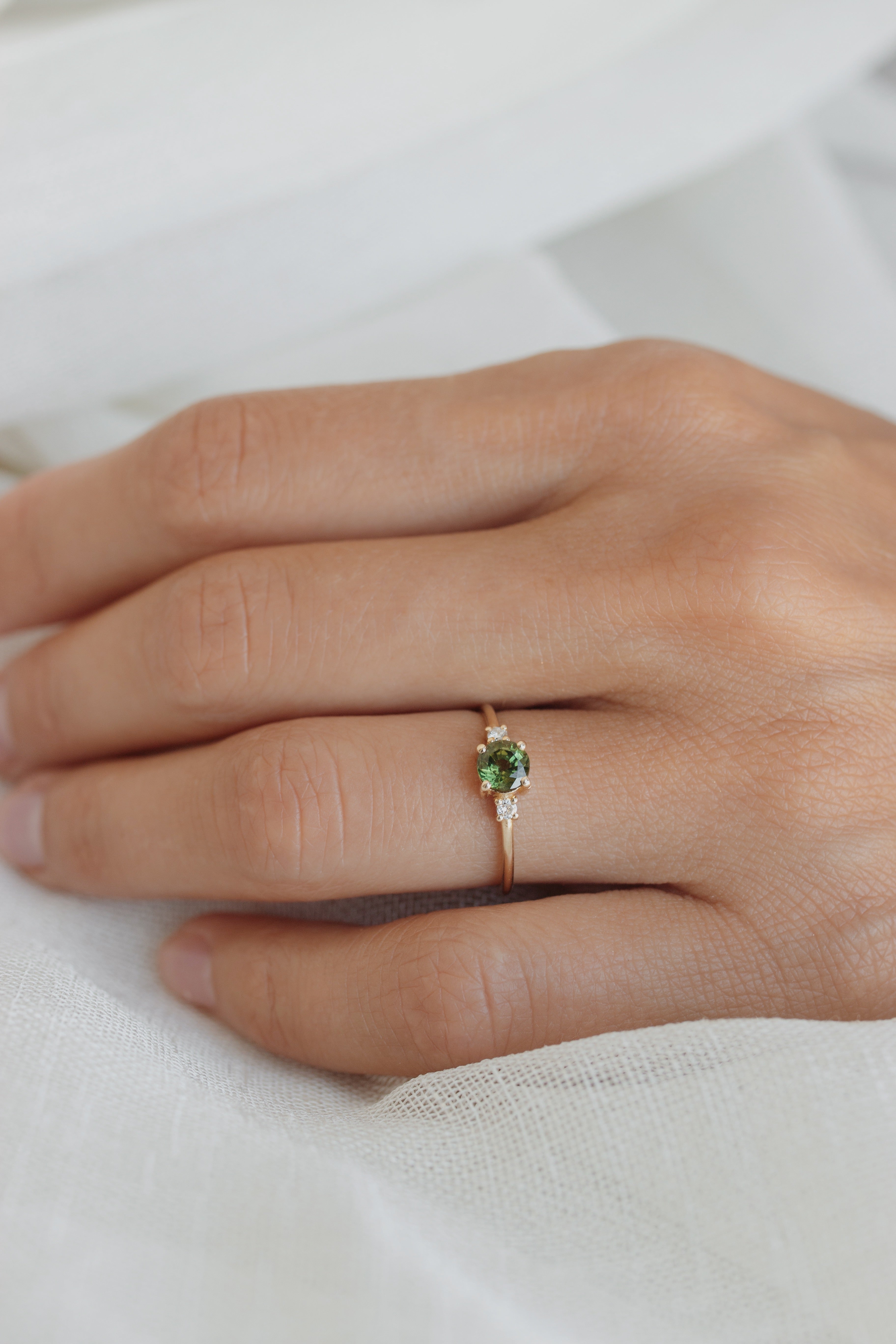 Green Sapphire Engagement Ring With Diamond Orizzo fine jewelry