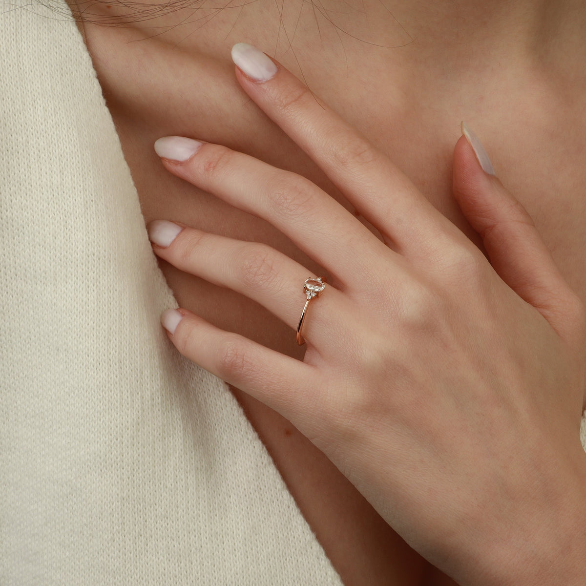 Rosenschliff Weißer Saphir Ring mit Diamanten
