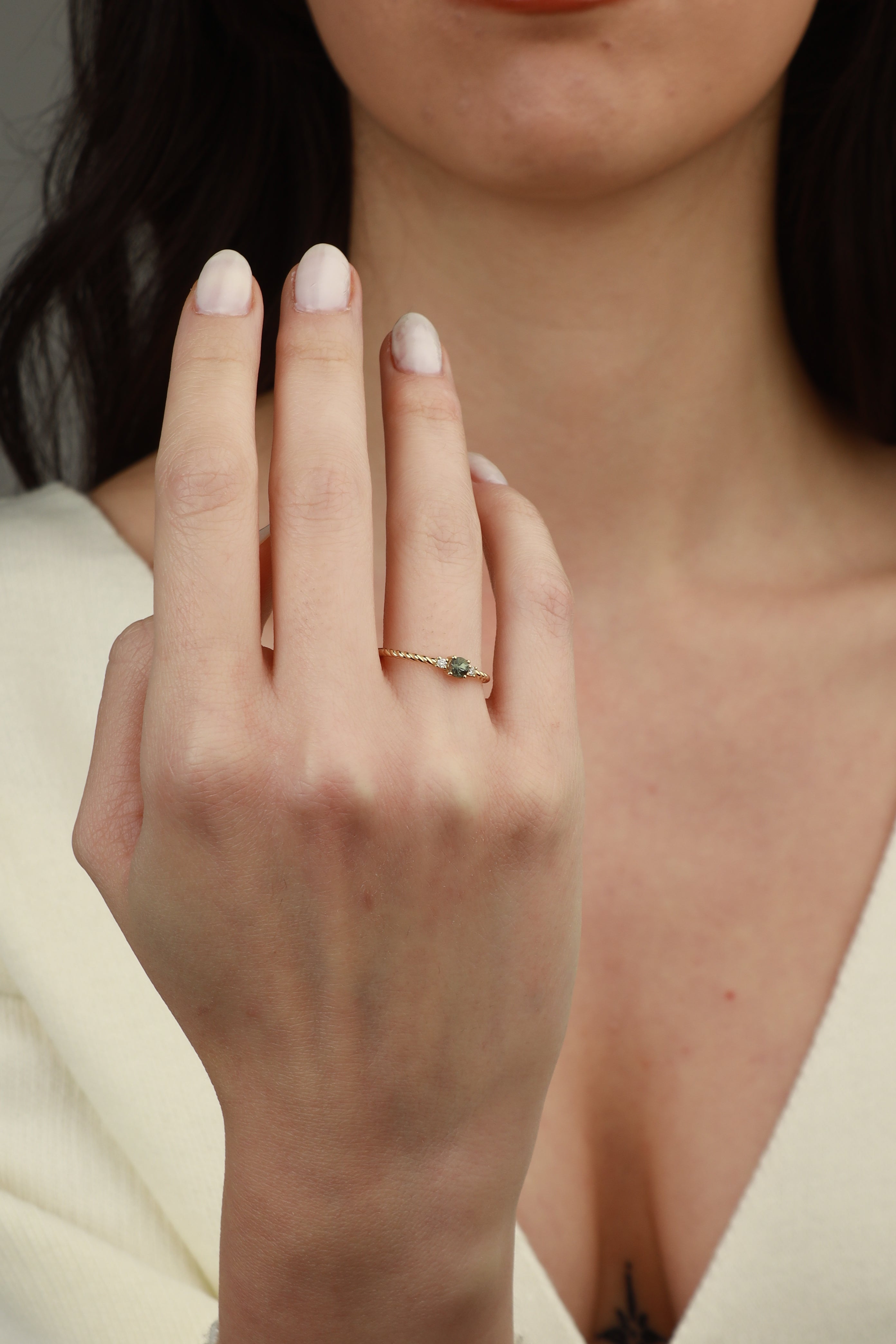 Twisted Band Green Sapphire Engagement Ring With Diamond Orizzo fine jewelry