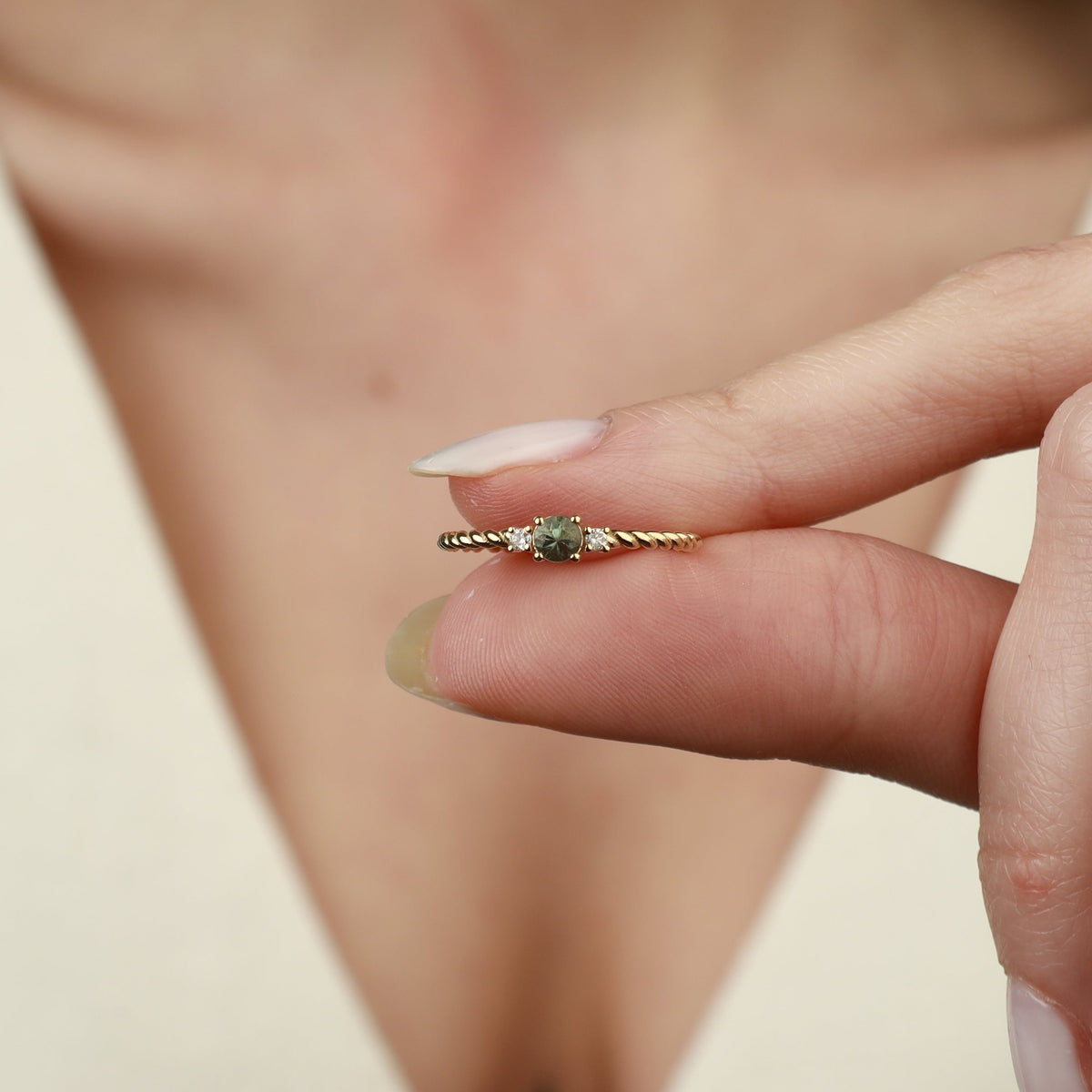 Twisted Band Green Sapphire Engagement Ring With Diamond Orizzo fine jewelry
