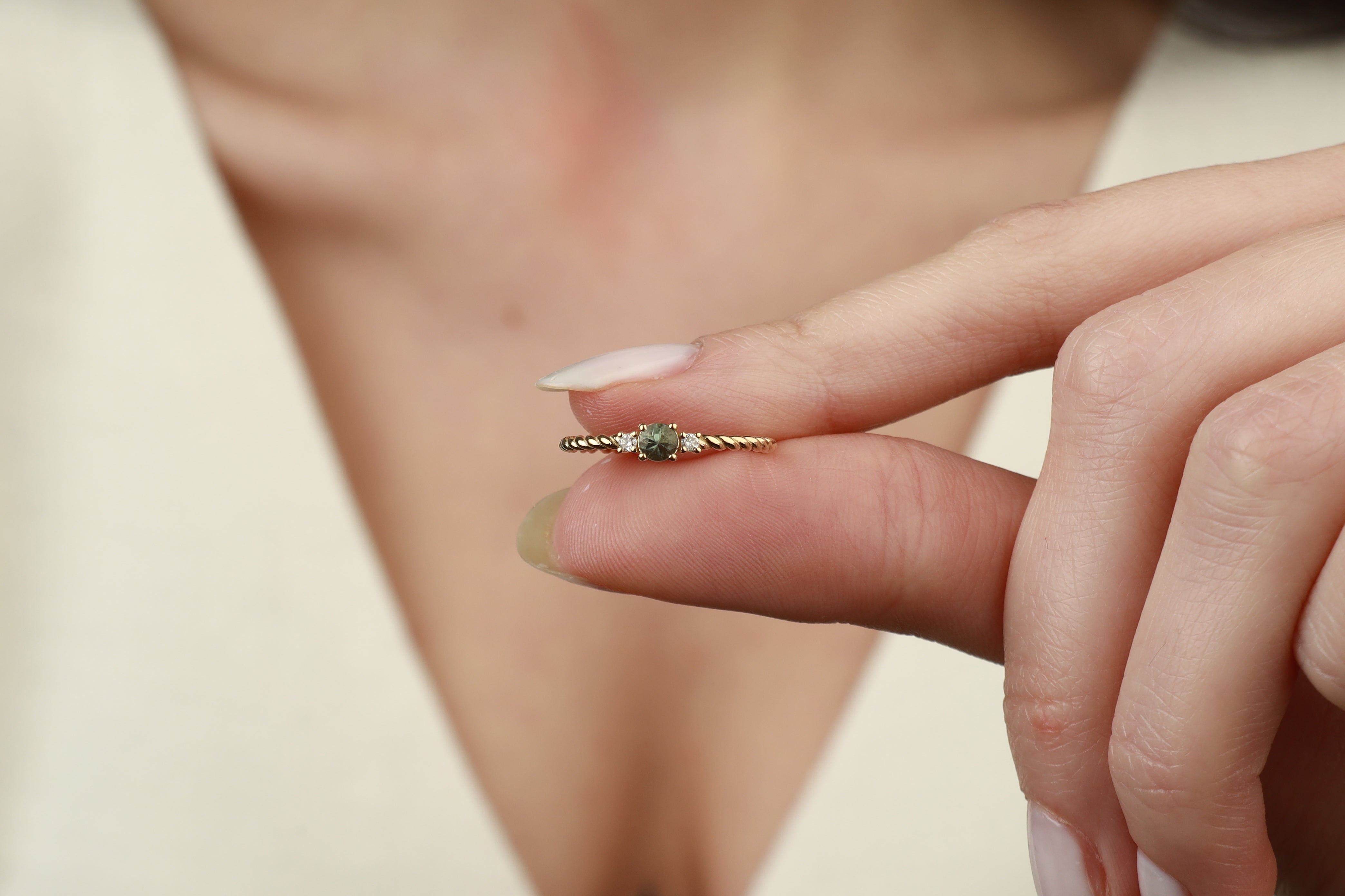 Twisted Band Green Sapphire Engagement Ring With Diamond Orizzo fine jewelry