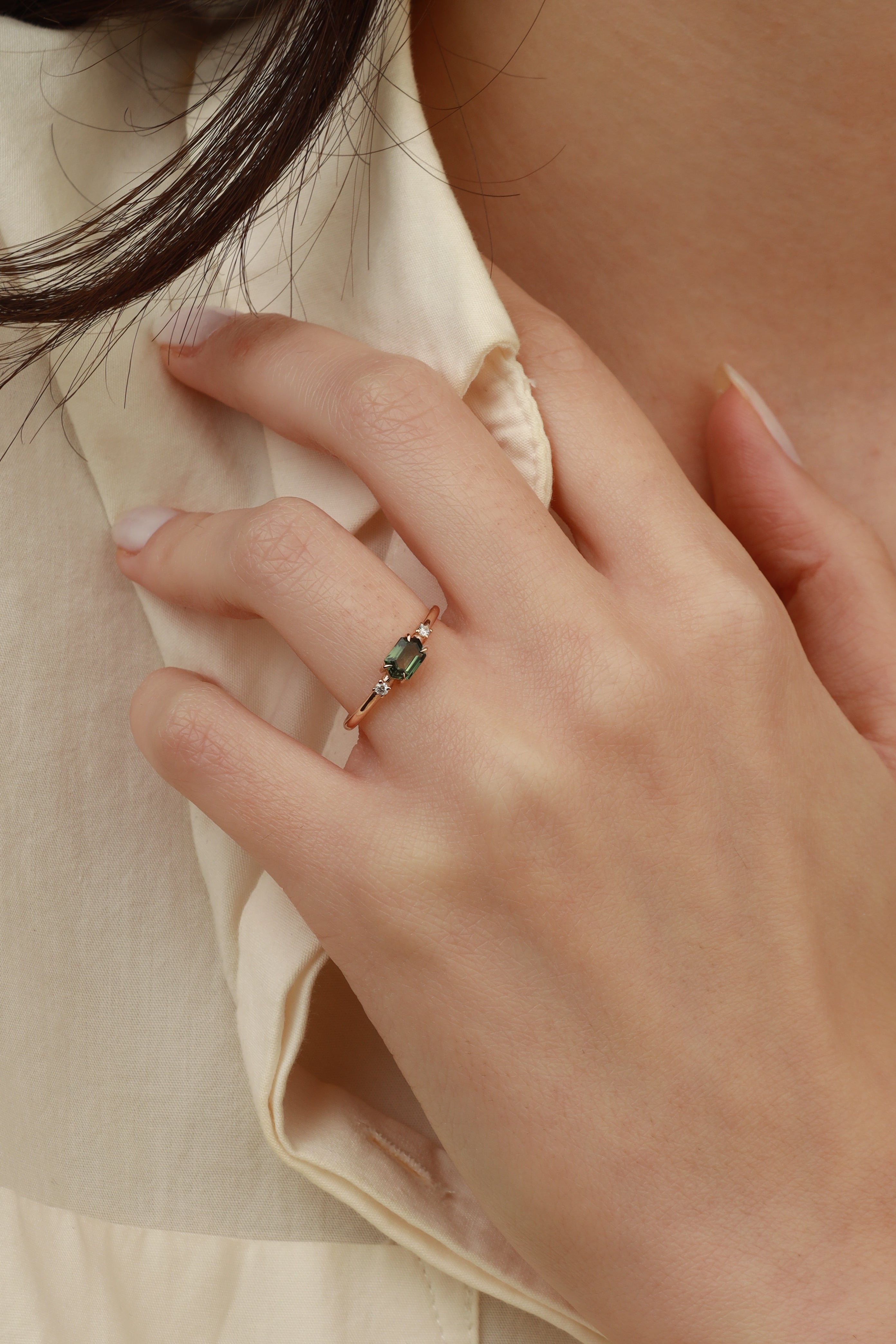 Horizontal Hexagon Green Sapphire Engagement Ring with Diamond Orizzo fine jewelry