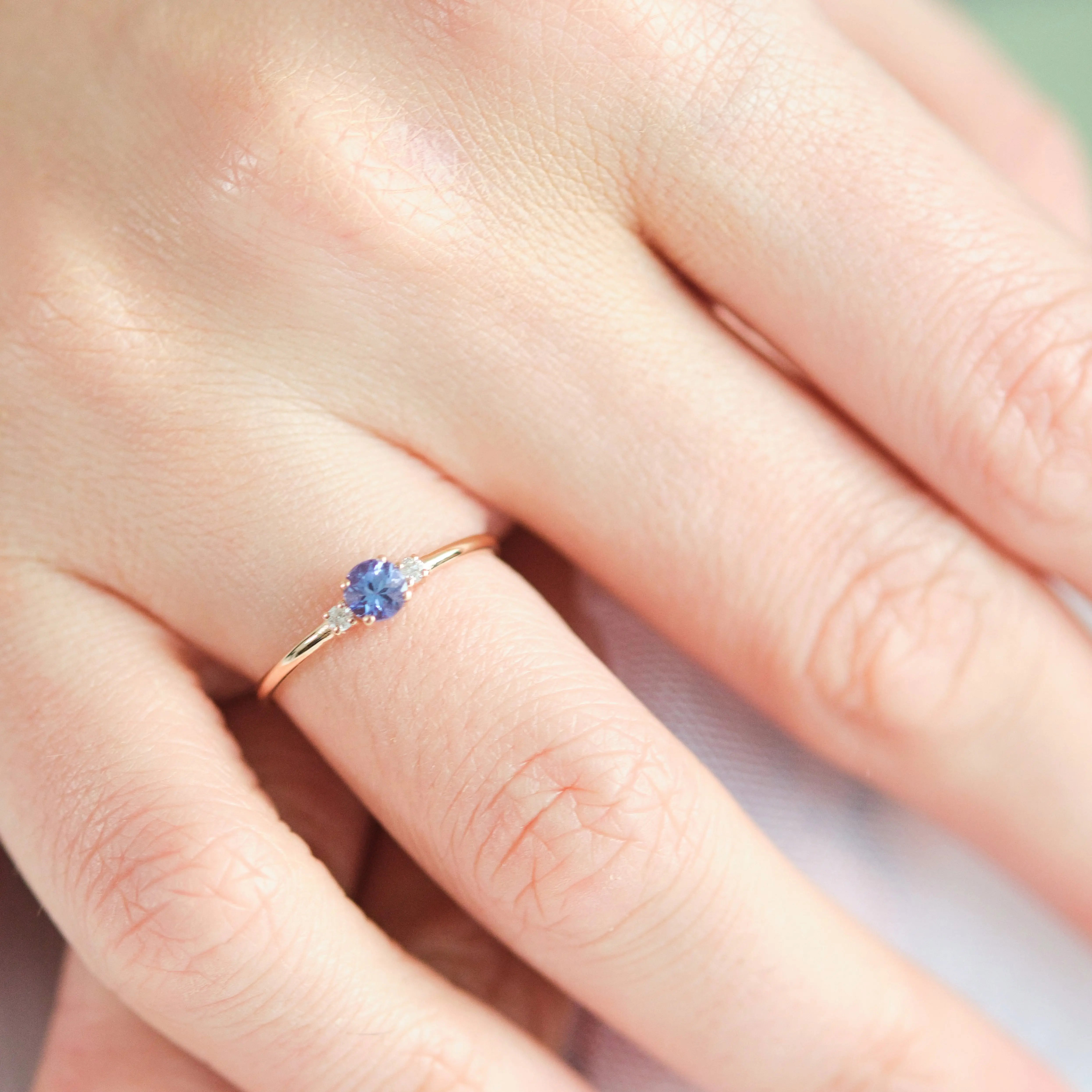 Dainty Tanzanite Ring With Diamond Orizzo fine jewelry