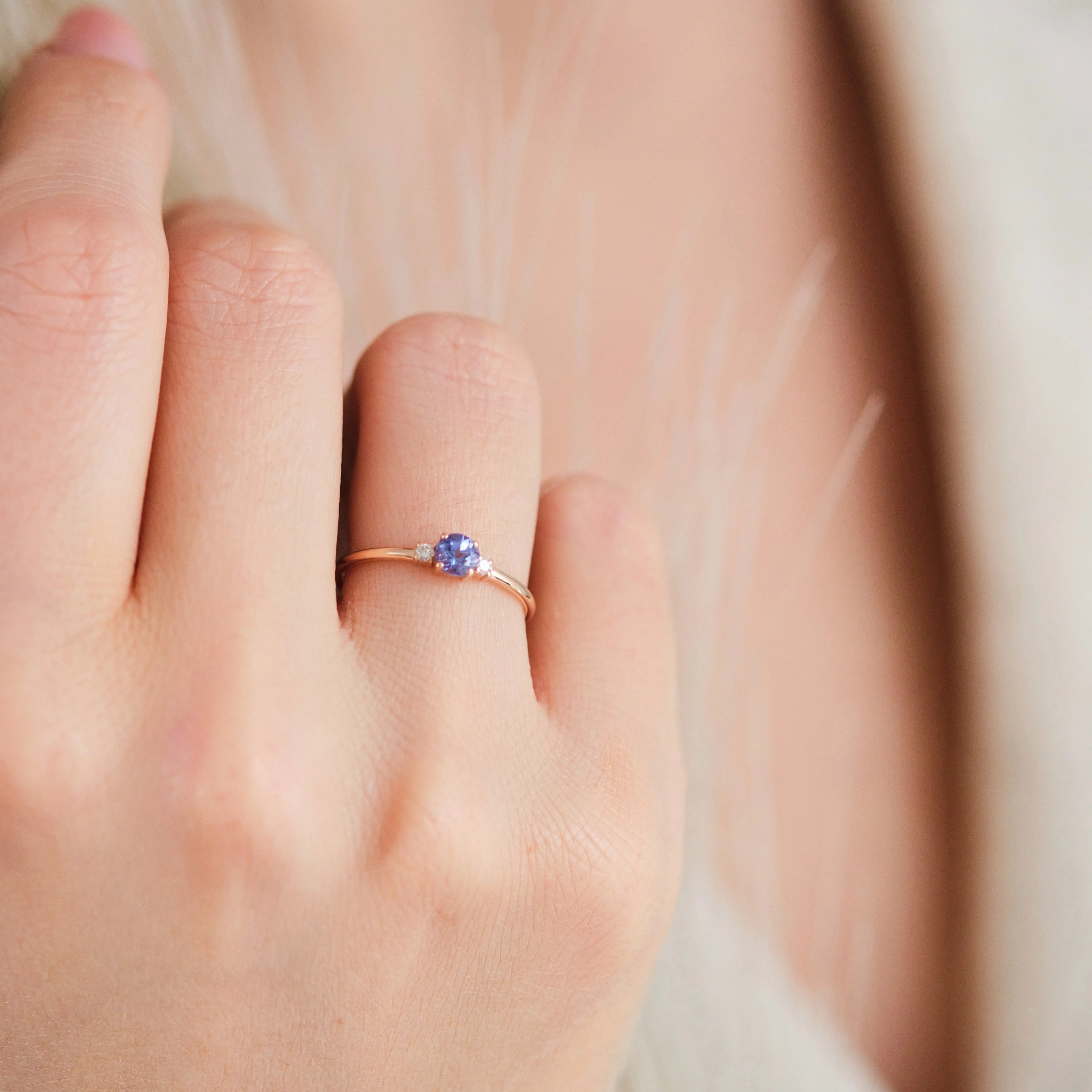 Dainty Tanzanite Ring With Diamond Orizzo fine jewelry