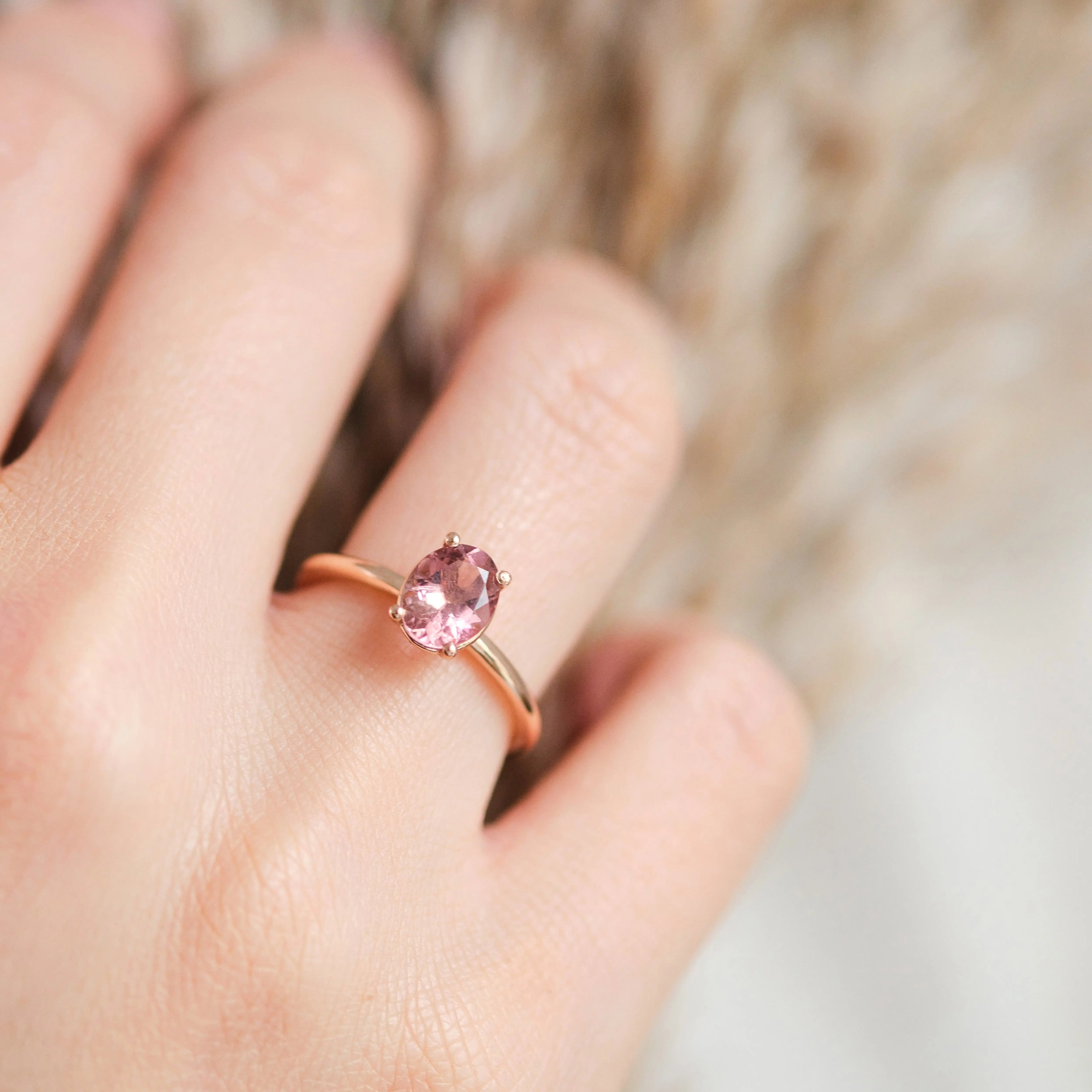 Solitaire Oval Pink Tourmaline Ring Orizzo fine jewelry