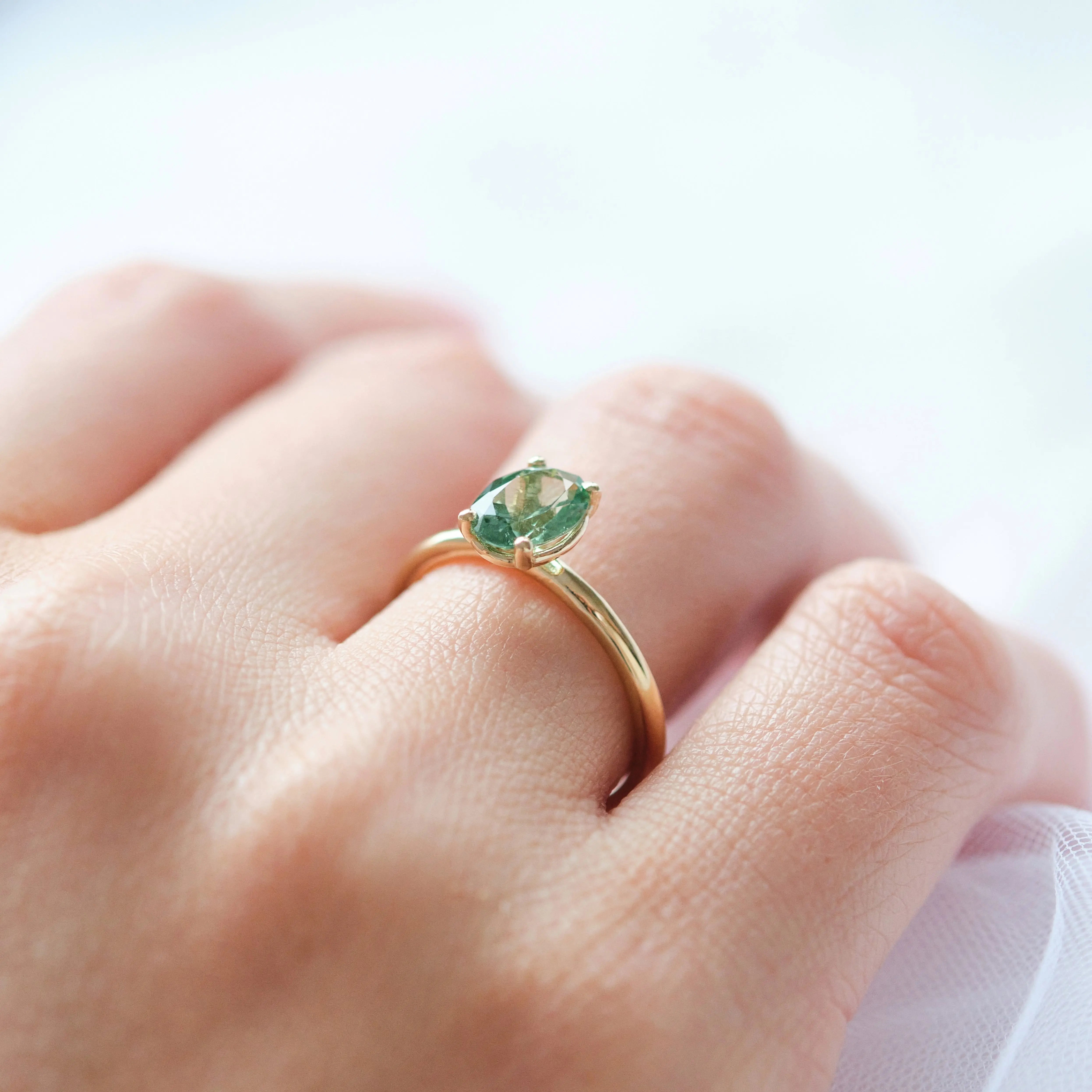 Solitaire Oval Green Tourmaline Ring Orizzo fine jewelry