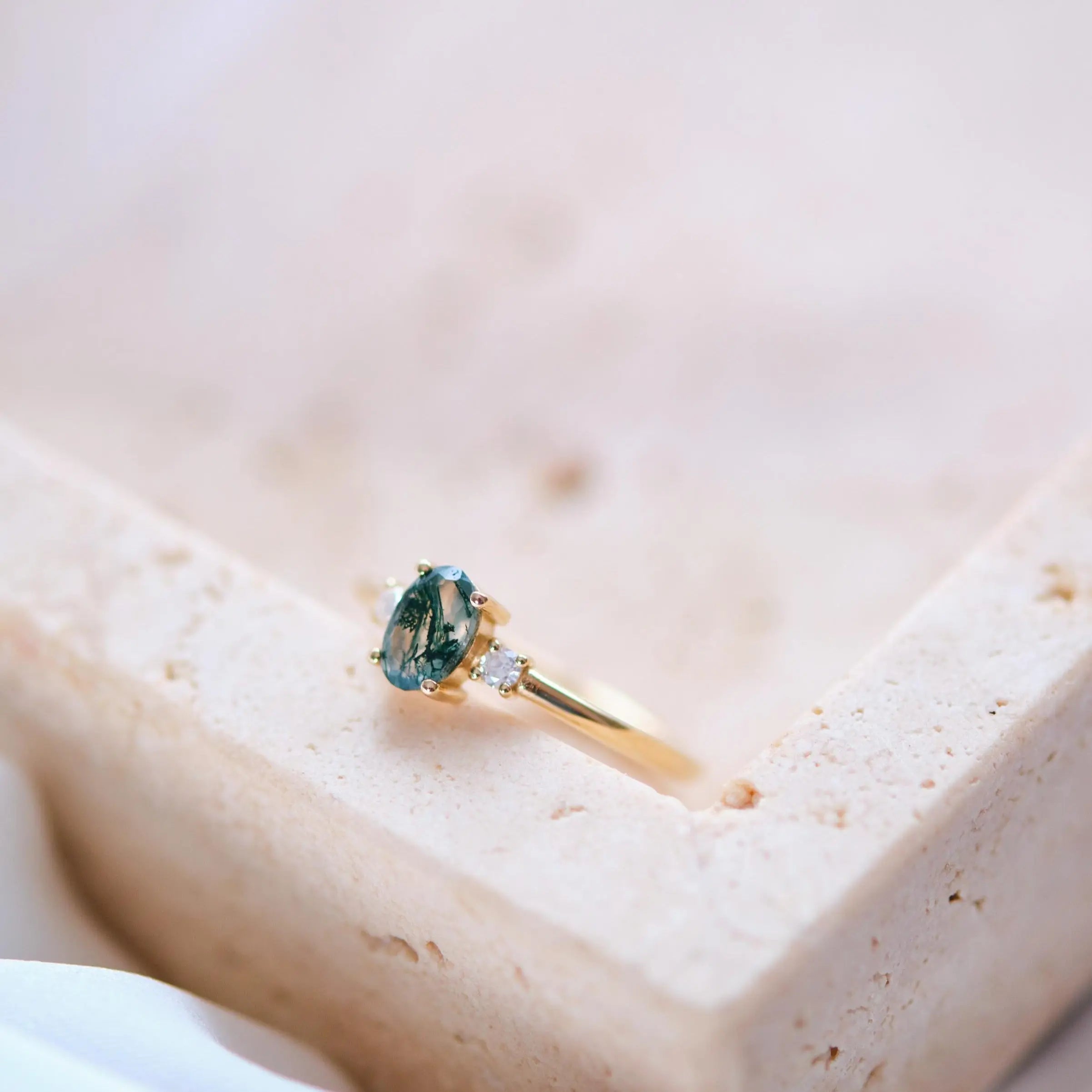 Moss Agate Engagement Ring With Diamond Orizzo fine jewelry