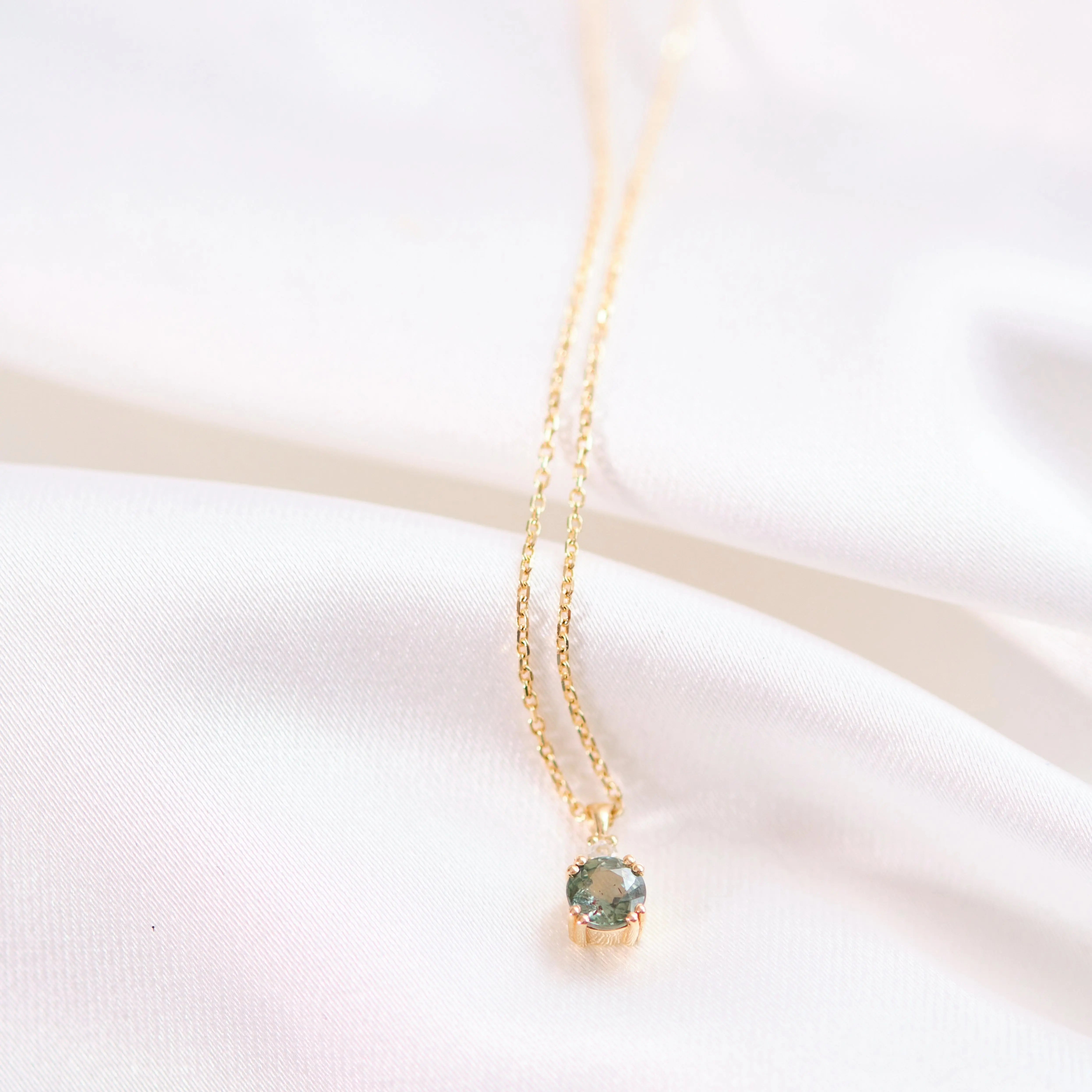 Green Sapphire Necklace With Diamond Orizzo fine jewelry