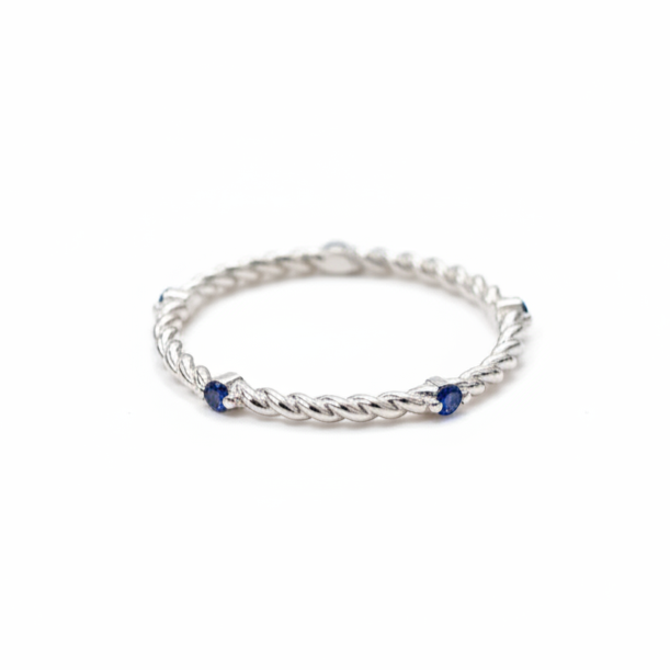 Propletená svatební obroučka se safíry z 14karátového zlata