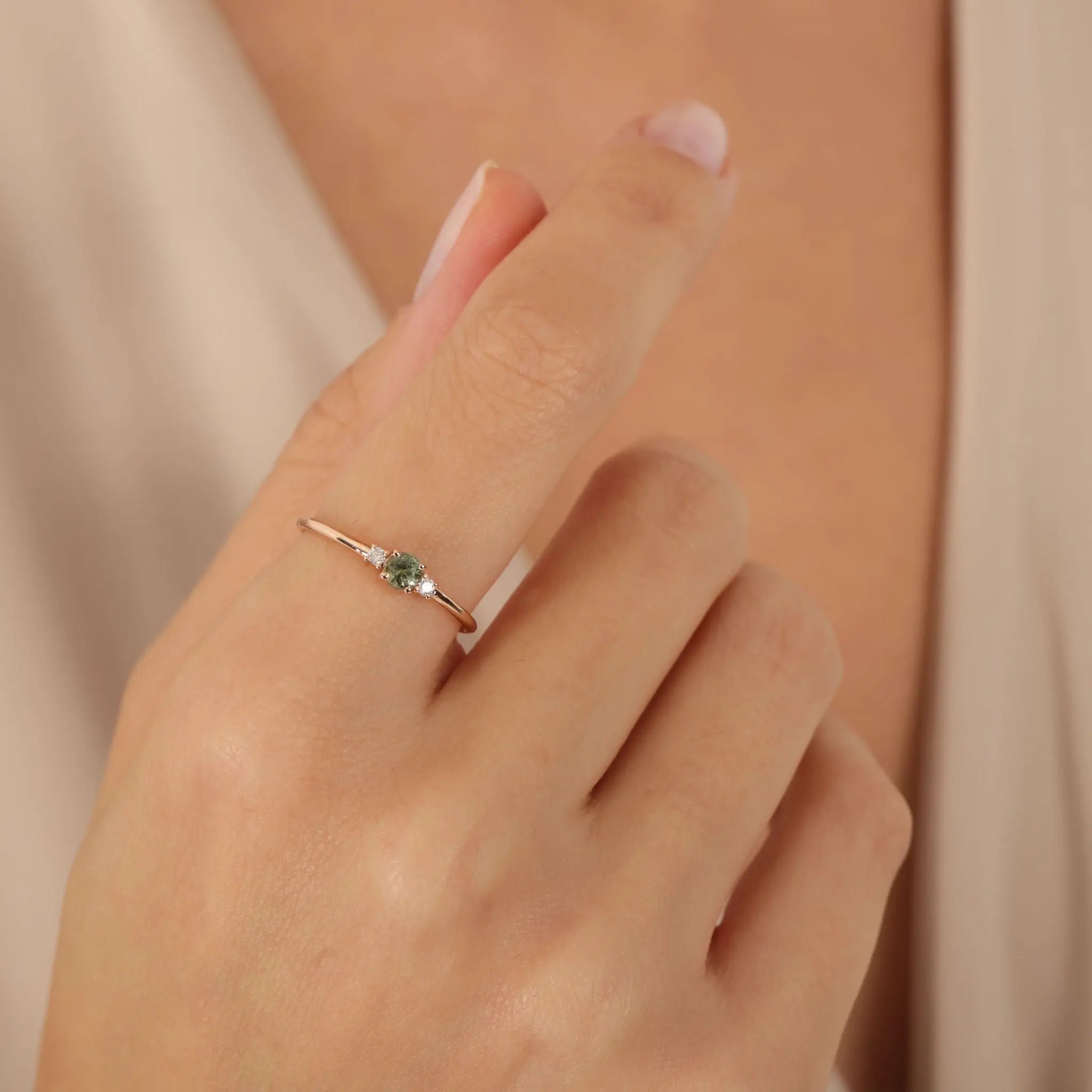 Dainty Green Sapphire Engagement Ring With Diamond Orizzo fine jewelry