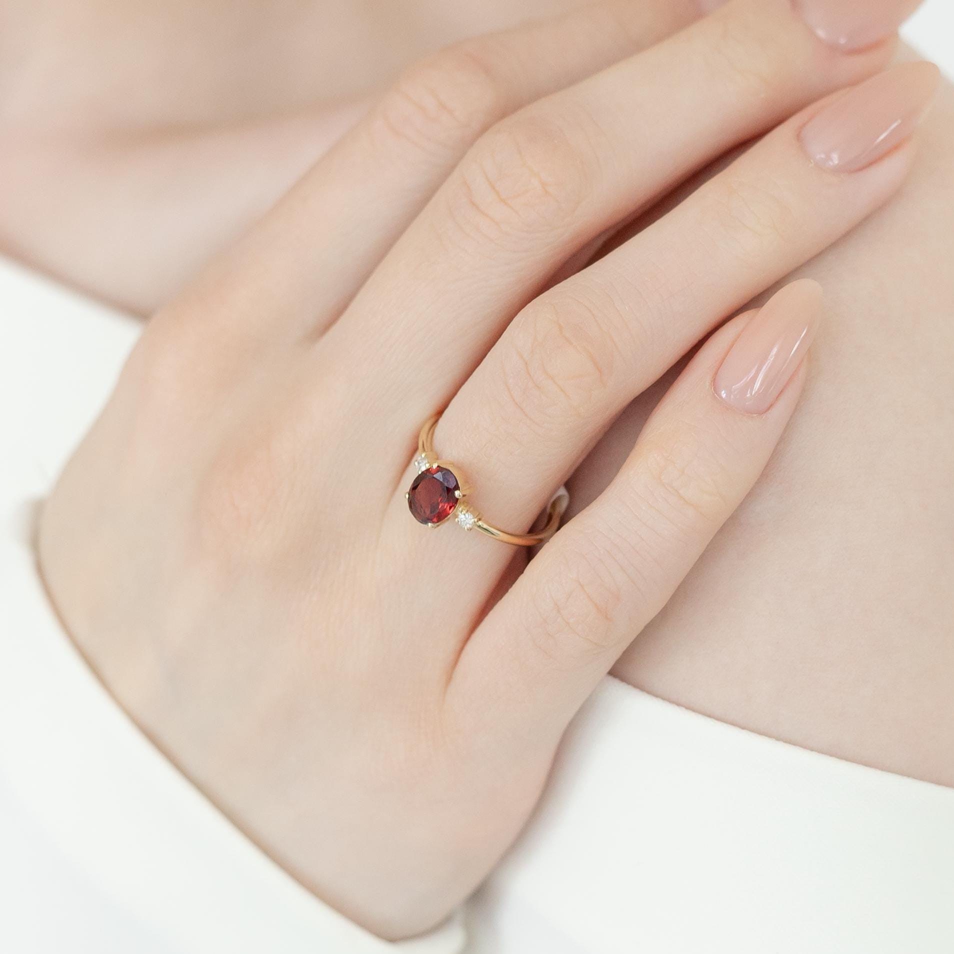 Garnet Engagement Ring With Diamond - 14k Gold Oval Garnet Ring - Natural Garnet Ring - Solid Gold Garnet Ring With Diamond