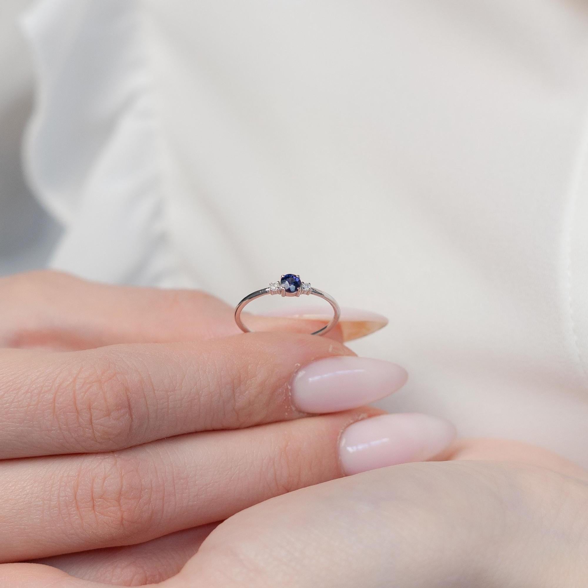 Dainty Blue Sapphire Ring With Diamond